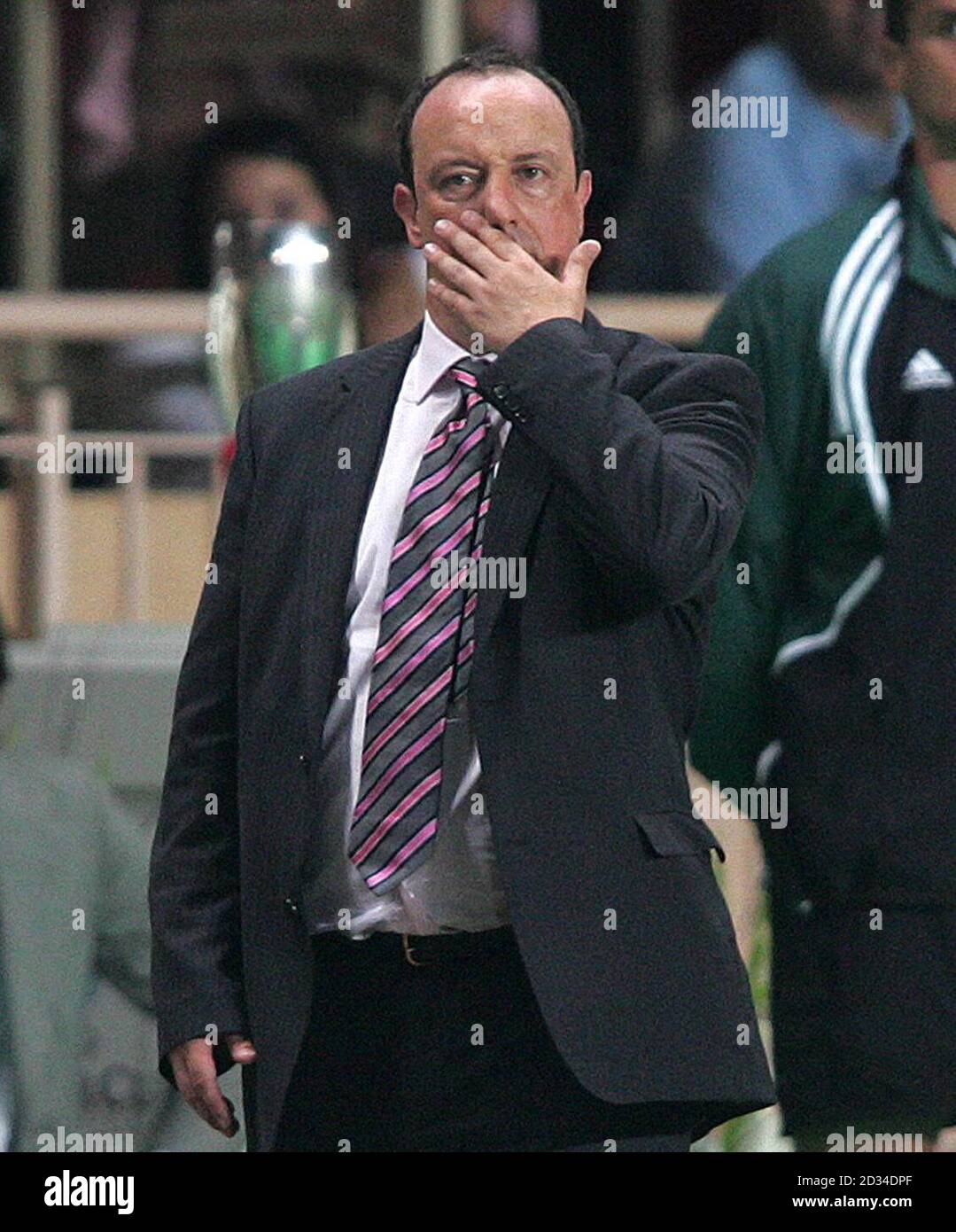 Liverpool-Manager Rafael Benitez während des UEFA-Supercup-Spiels gegen Moskau im Louis II-Stadion in Monaco, Freitag, 26. August 2005. DRÜCKEN SIE VERBANDSFOTO. Bildnachweis sollte lauten: Martin Rickett/PA. Stockfoto