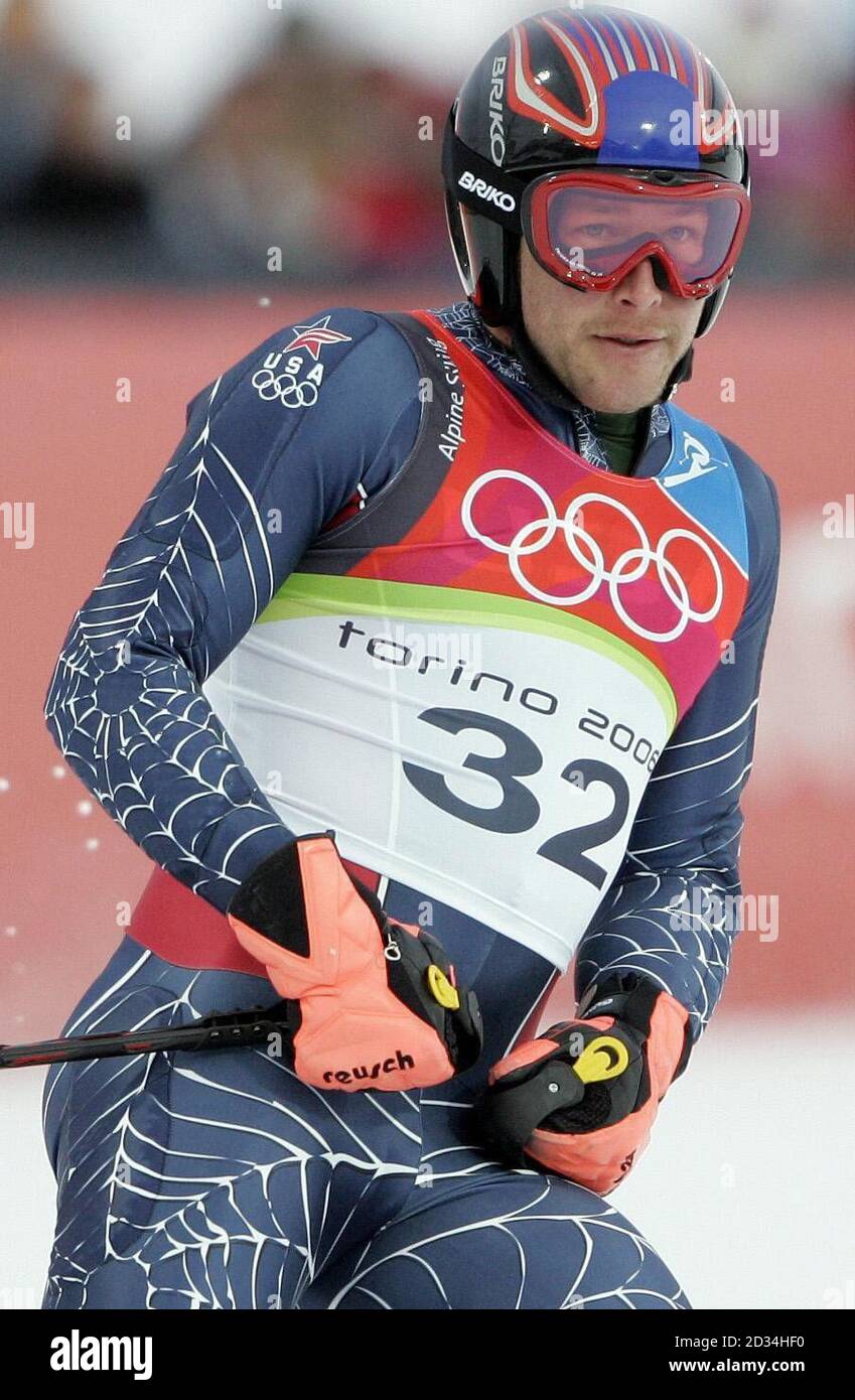 Der US-Amerikaner Bode Miller in Aktion beim Kombinierten Slalom der Männer in Sestriere, Italien, Dienstag, 14. Februar 2006. Siehe PA Geschichte OLYMPISCHE WINTERSPIELE. DRÜCKEN Sie VERBANDSFOTO. Bildnachweis sollte lauten: Andrew Milligan/PA. **NUR FÜR REDAKTIONELLE ZWECKE** Stockfoto