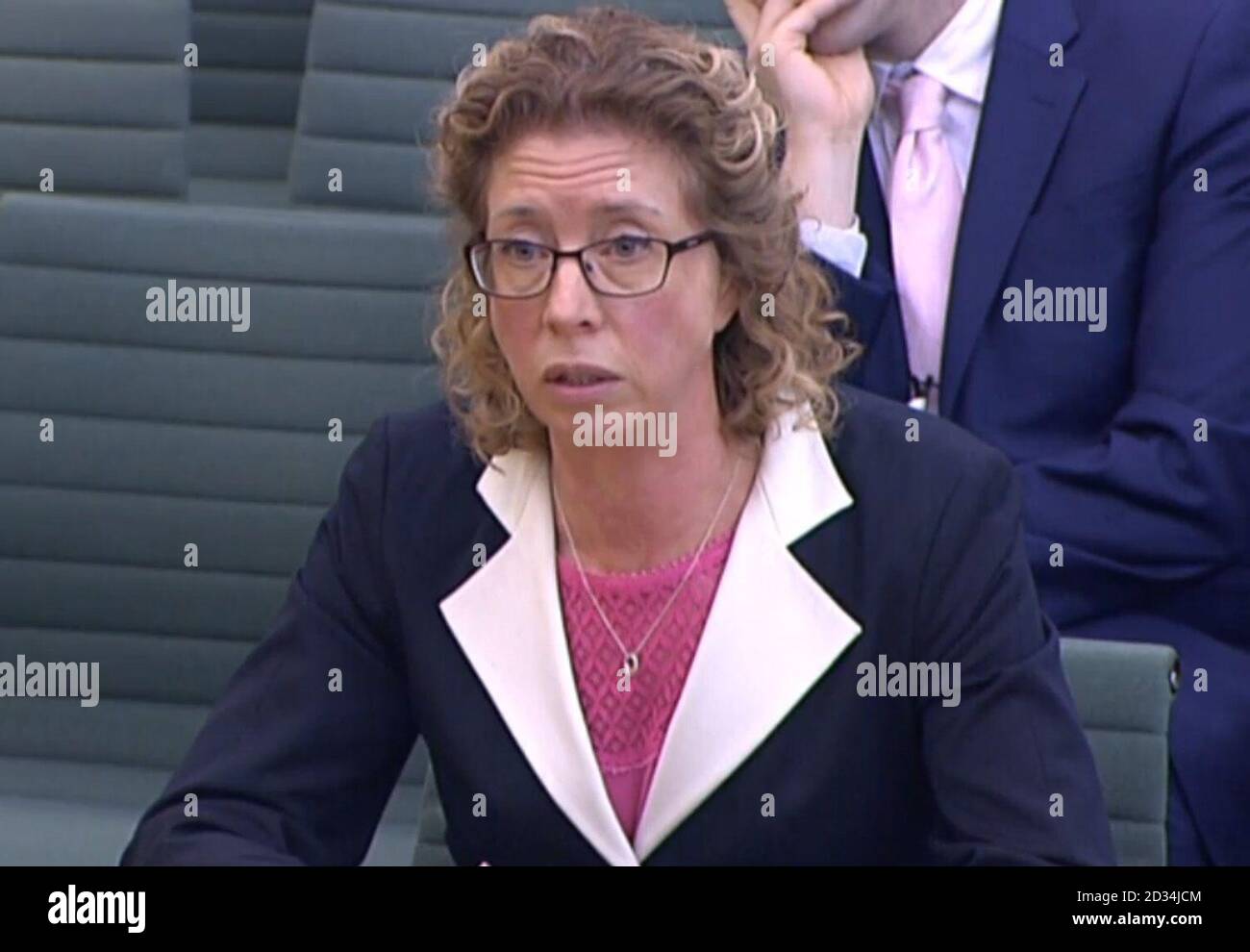 Nicole Sapstead, Geschäftsführerin der britischen Anti-Doping (UKAD), gibt im britischen Unterhaus, London, Beweise für eine Anhörung des Ausschusses für Kultur, Medien und Sport zum Thema Bekämpfung des Dopings im Sport. Stockfoto