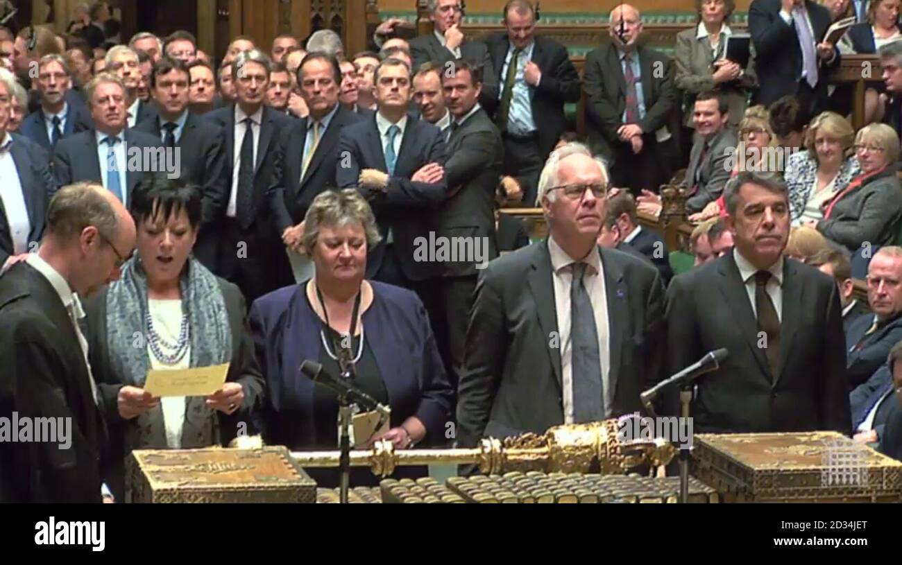 Die Abgeordneten geben ihr Ergebnis zurück, nachdem sie im Londoner Unterhaus für die Ablehnung von Lord's Änderungsantrag zu den Rechten von EU-Bürgern gestimmt haben. Stockfoto