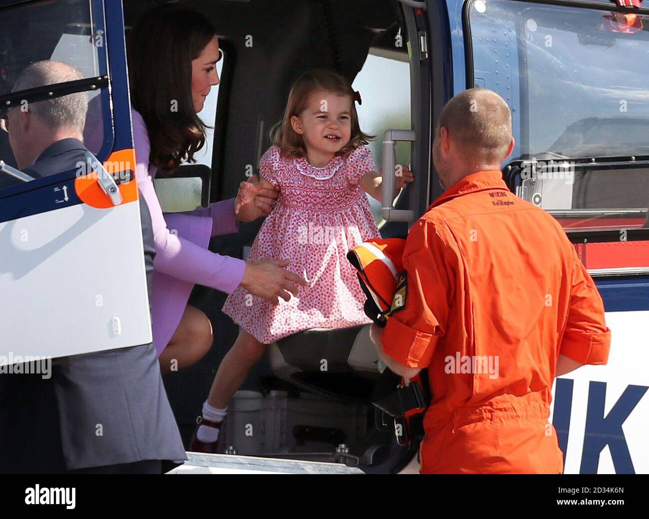 Prinzessin Charlotte im Helikopter bevor die Königliche Party am letzten Tag ihrer dreitägigen Deutschlandtour vom Hamburger Flughafen abflog. Stockfoto