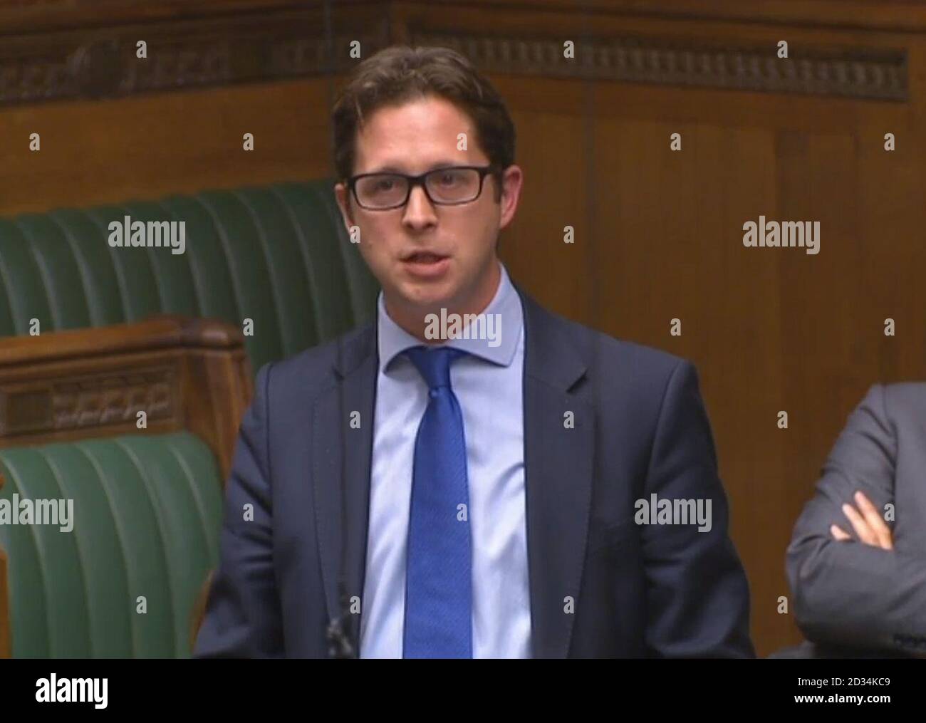 Der konservative Hinterbändiger Alex Burghart sprach im Unterhaus während der zweiten Lesung des Gesetzentwurfs der Europäischen Union (Entzug), wo er sagte, dass die Abgeordneten sitzen sollten, bis ihre Arbeit erledigt ist, da er gegen "familienfreundliche" Stunden für Parlamentarier vorging. Stockfoto