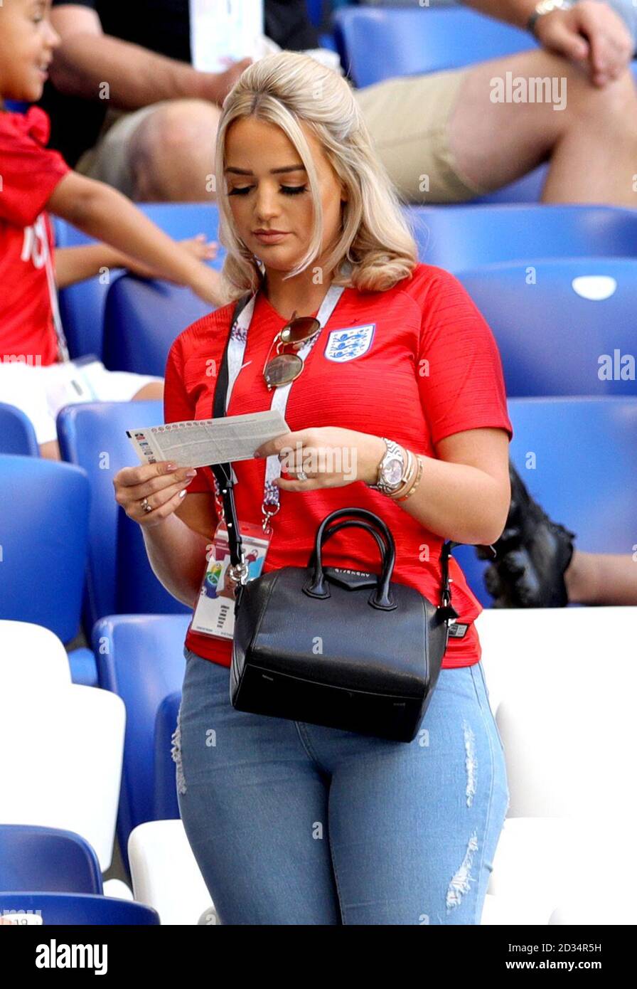 Megan Davison, Partner von Jordan Pickford vor dem FIFA World Cup, Quarter  Final Match im Samara Stadium Stockfotografie - Alamy