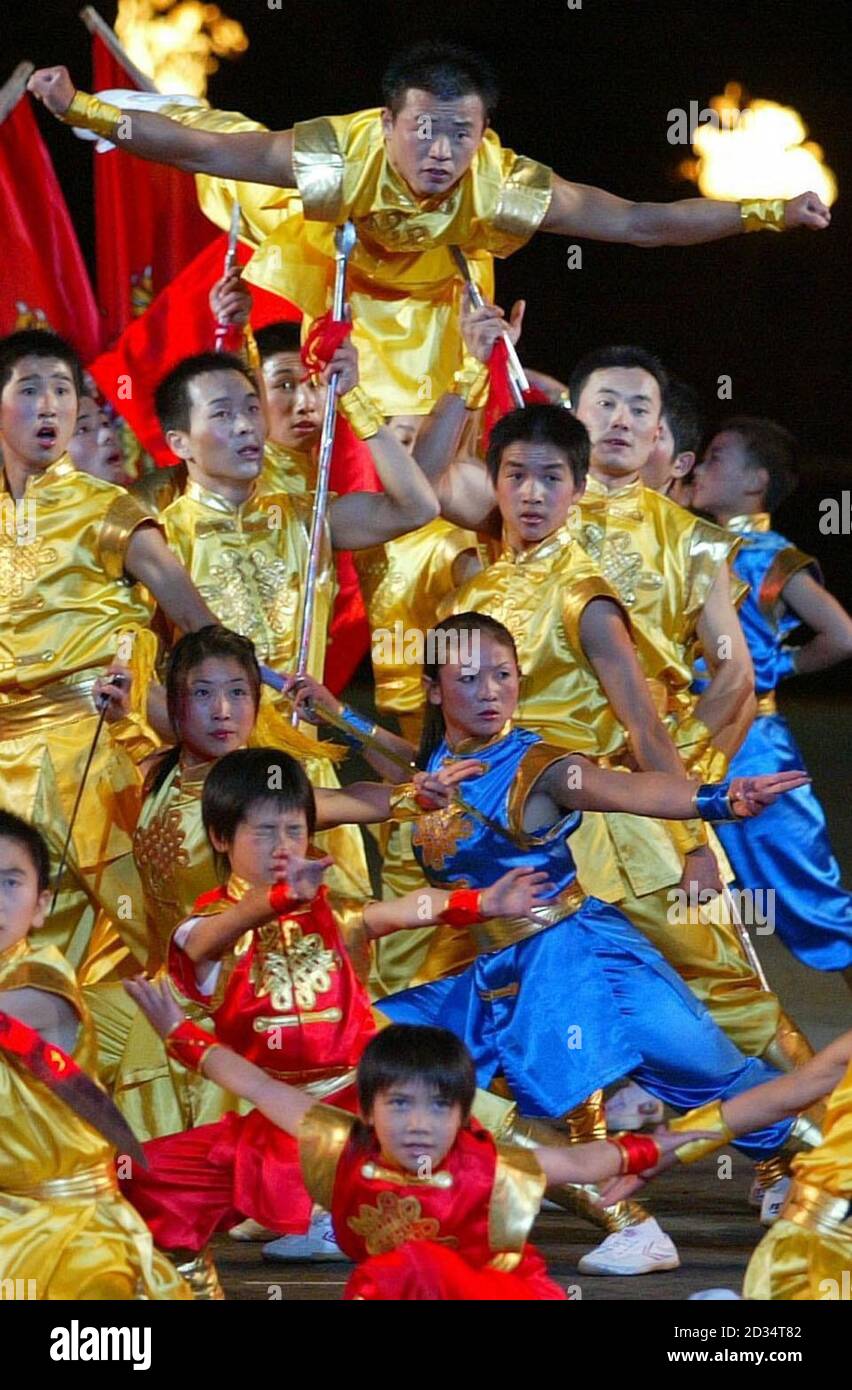 Jiangxi Xishan International School Kung Fu Gruppe während ihrer Vorstellung im Edinburgh Military Tattoo Edinburgh Castle Opening Night im Edinburgh Castle. Stockfoto