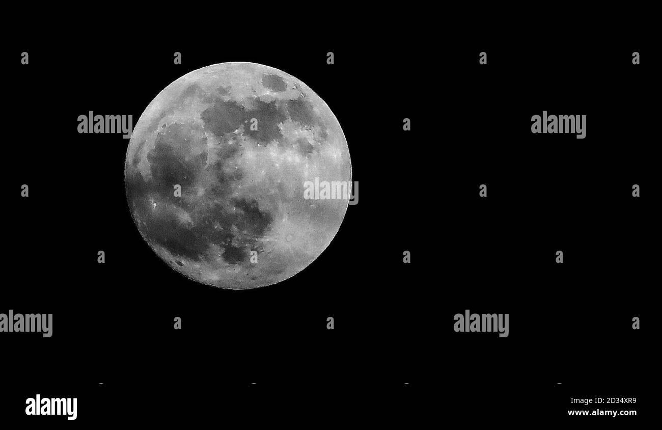 Ein super Blut wolf mond über Liverpool während einer Mondfinsternis. Stockfoto