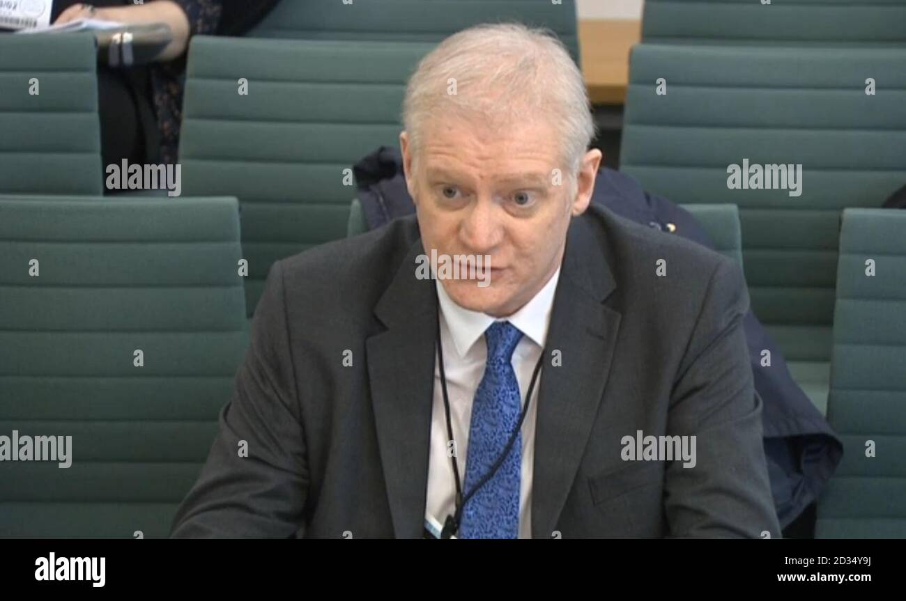 South Tyneside Council Solicitor John Rumney, der dem Women and Qualitäten Committee im Londoner Unterhaus Beweise über die Anwendung von Geheimhaltungsvereinbarungen in Diskriminierungsfällen gibt. Stockfoto