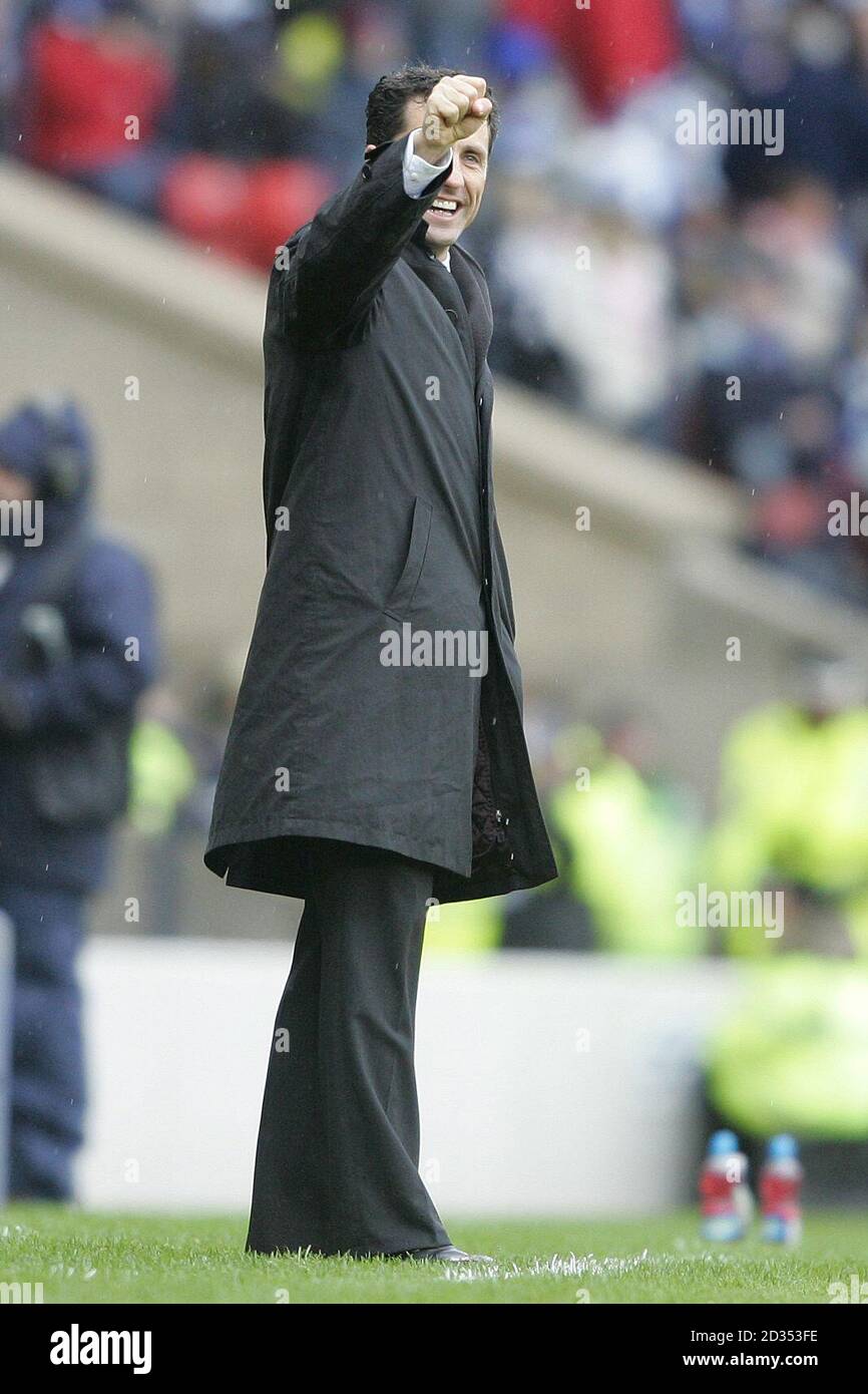 Hibernian-Manager John Collins feiert ein Tor beim CIS Insurance Cup Finale im Hampden Park in Glasgow PRESSE VEREIN Foto. Bilddatum: Sonntag, 18. März 2007 Bildnachweis sollte lauten: Andrew MilliganPA. Stockfoto