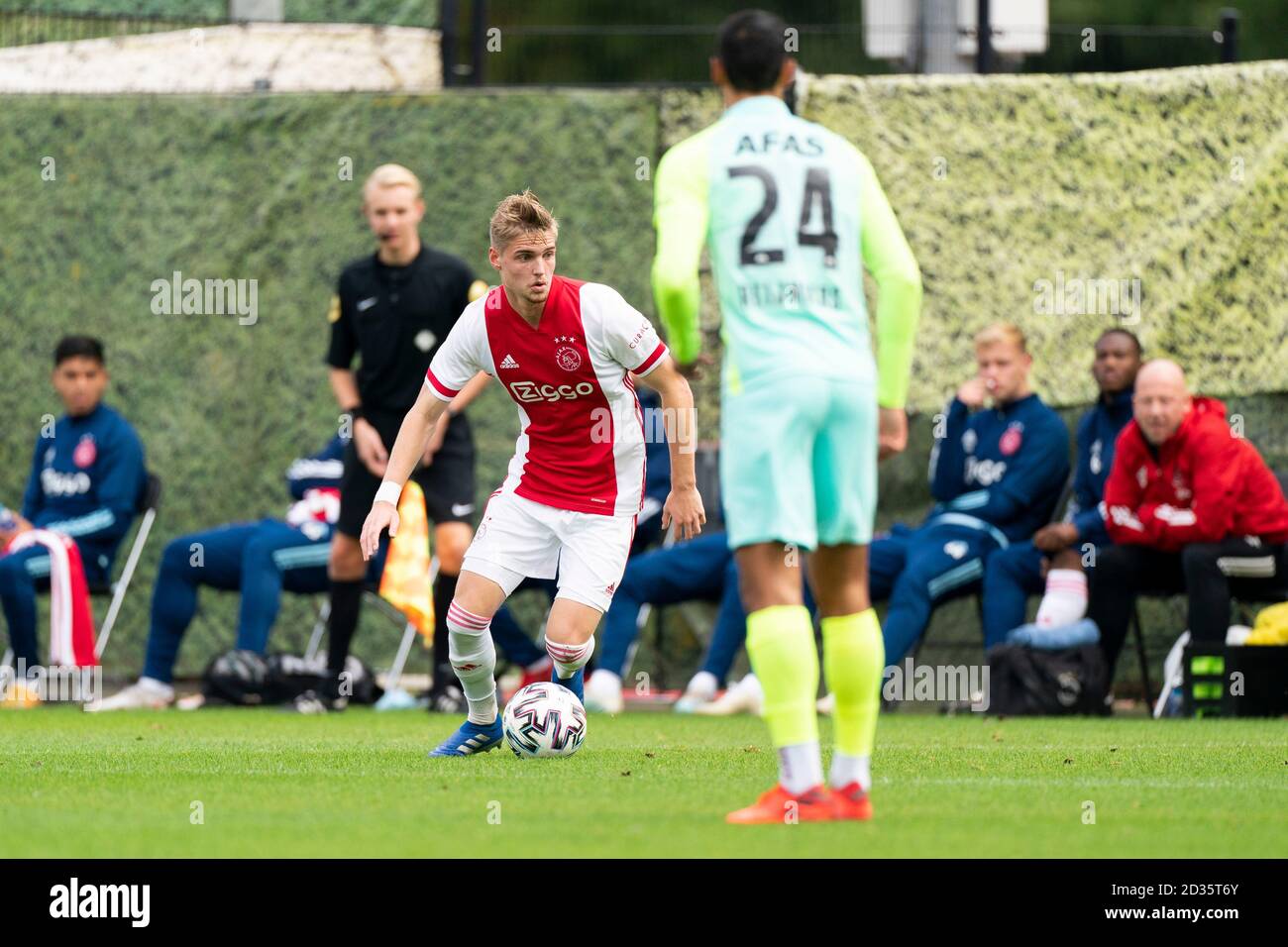 AMSTERDAM , 07-10-2020 , Sportpark de Toekomst Fußball, freundliches Testspiel, Saison 2020-2021 , Ajax - AZ , Ajax-Spieler Kenneth Taylor Stockfoto