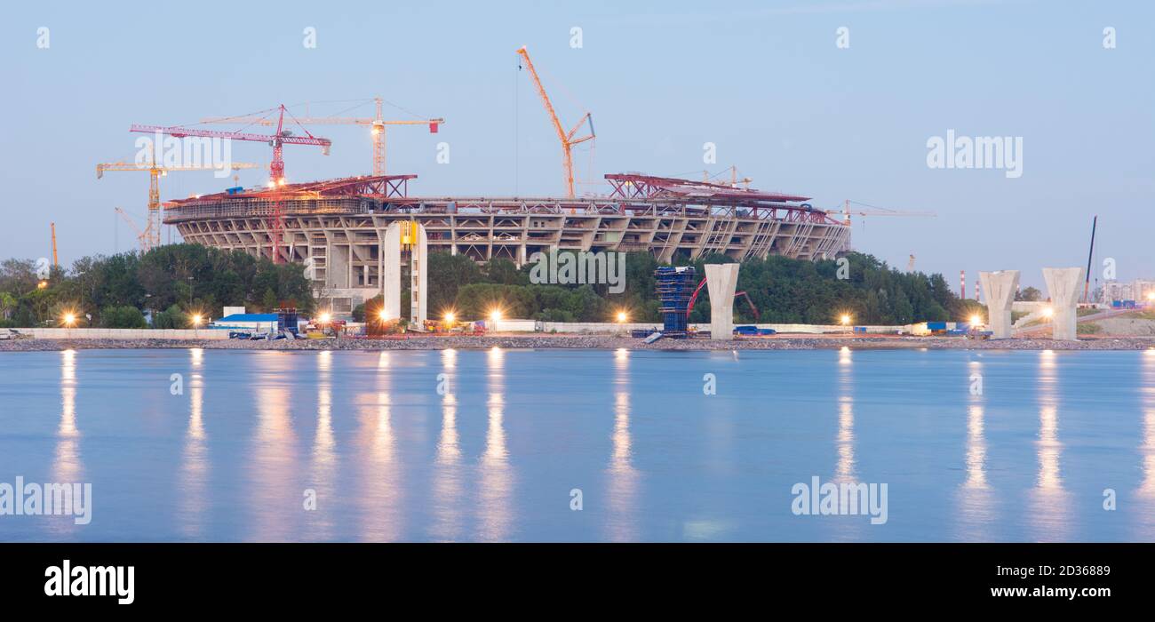 Fußballstadion im Bau in Sankt Petersburg. Stockfoto