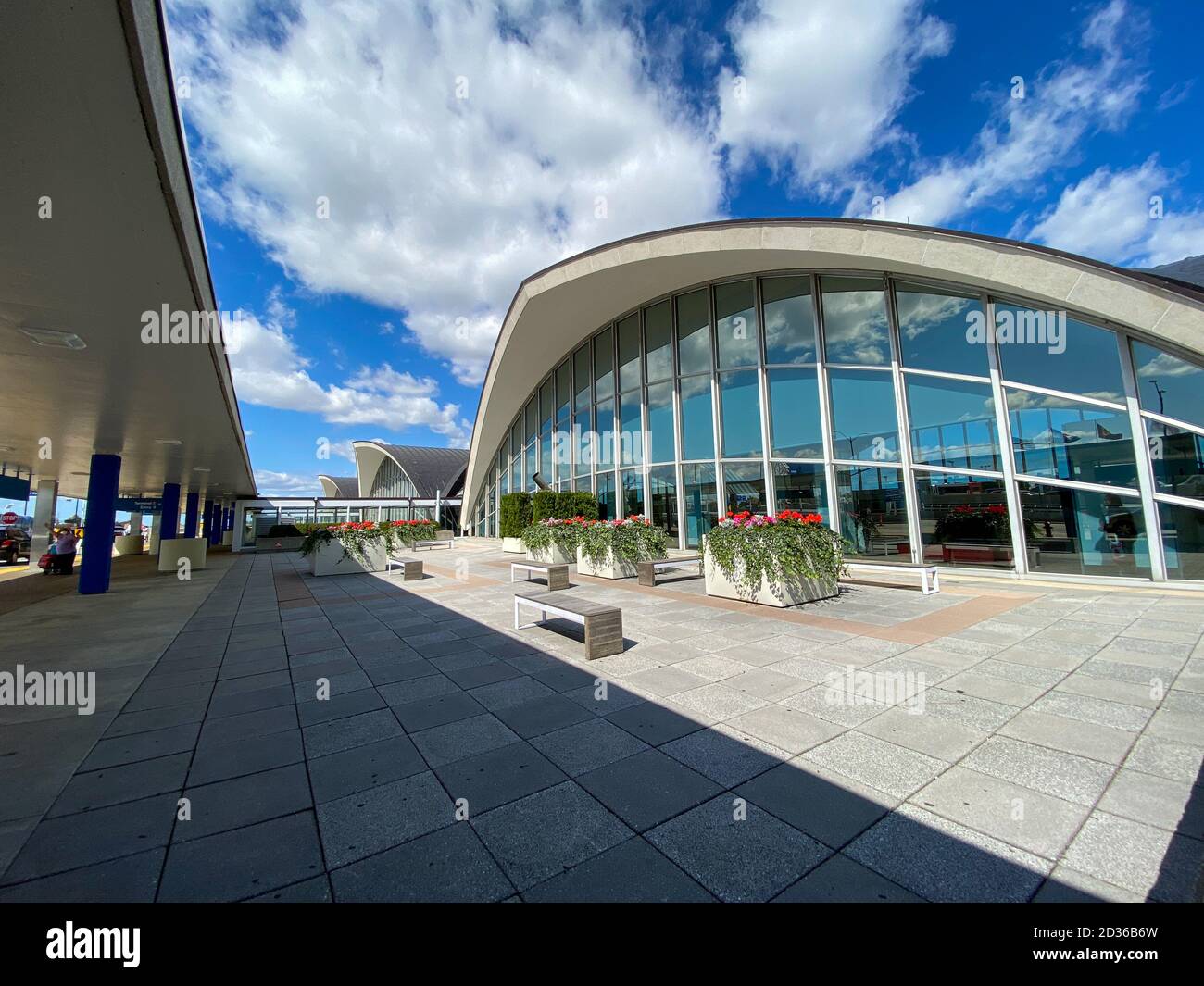 St. Louis, MO/USA - 10/4/20: Das Äußere von St. Louis, MO Lambert International Airport STL. Stockfoto