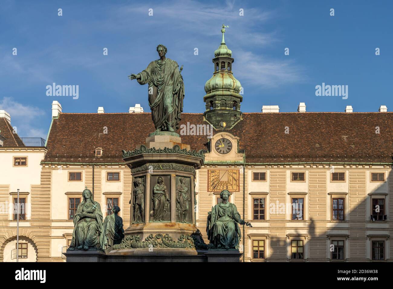 Das Kaiser-Franz-Denkmal am Inneren Burgplatz / in der Burg der Hofburg in Wien, Österreich, Europa Denkmal für Kaiser Franz I., Innerer Burghof Sq Stockfoto