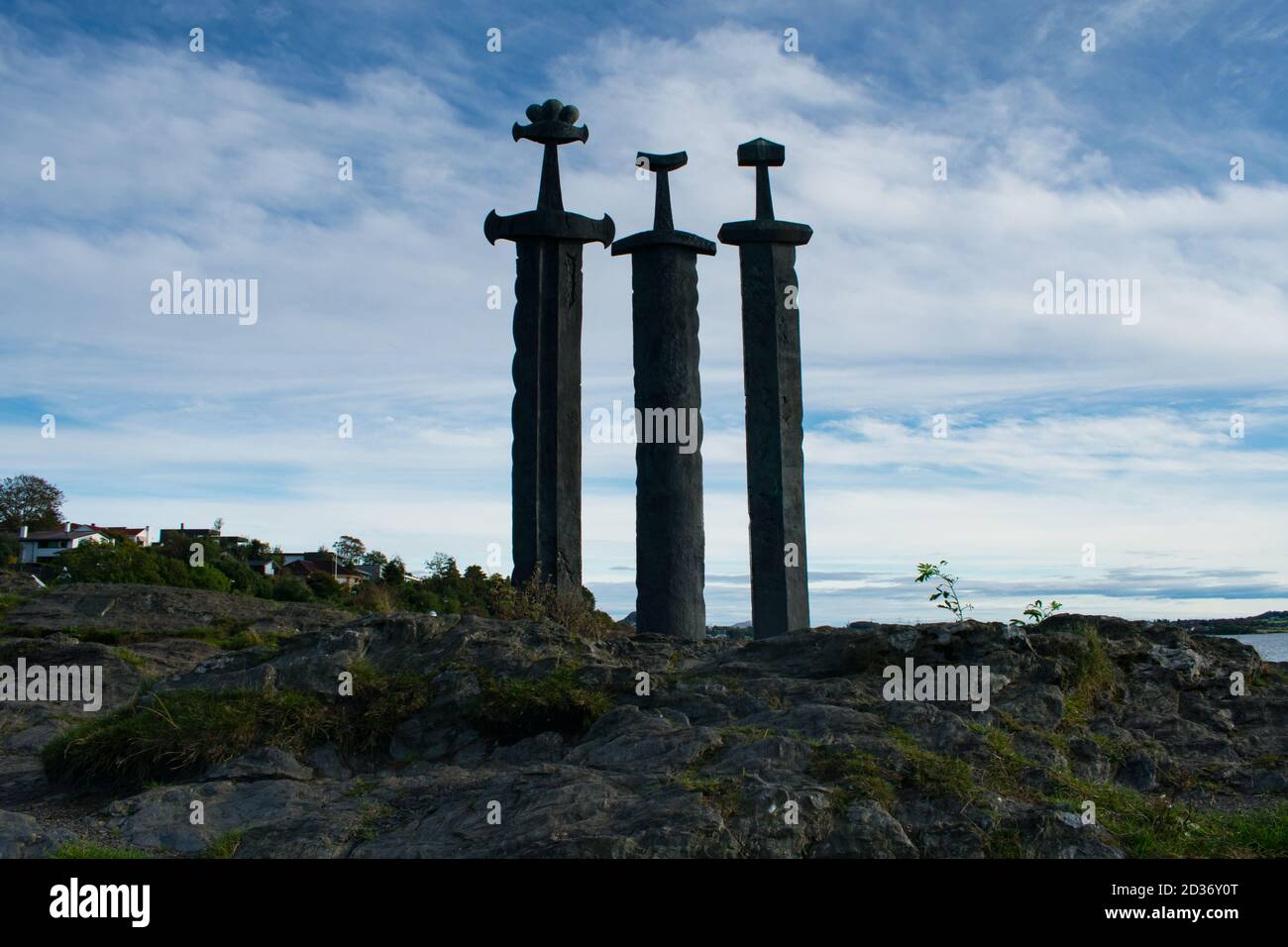 Stavanger Schwerter Norwegen- Sverd i fjell (durchtrennt in den Bergen) Stockfoto