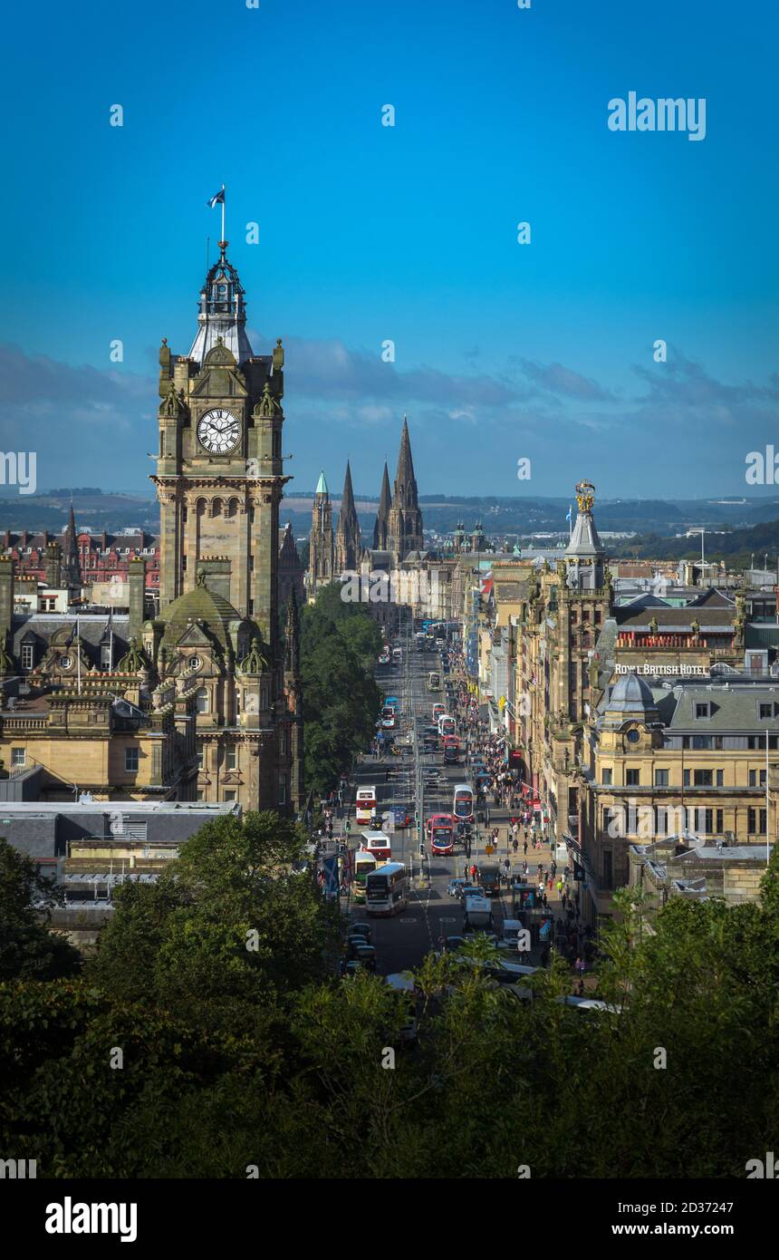 Blick auf die Princes Street von Calton Hill, Edinburgh, Schottland Stockfoto
