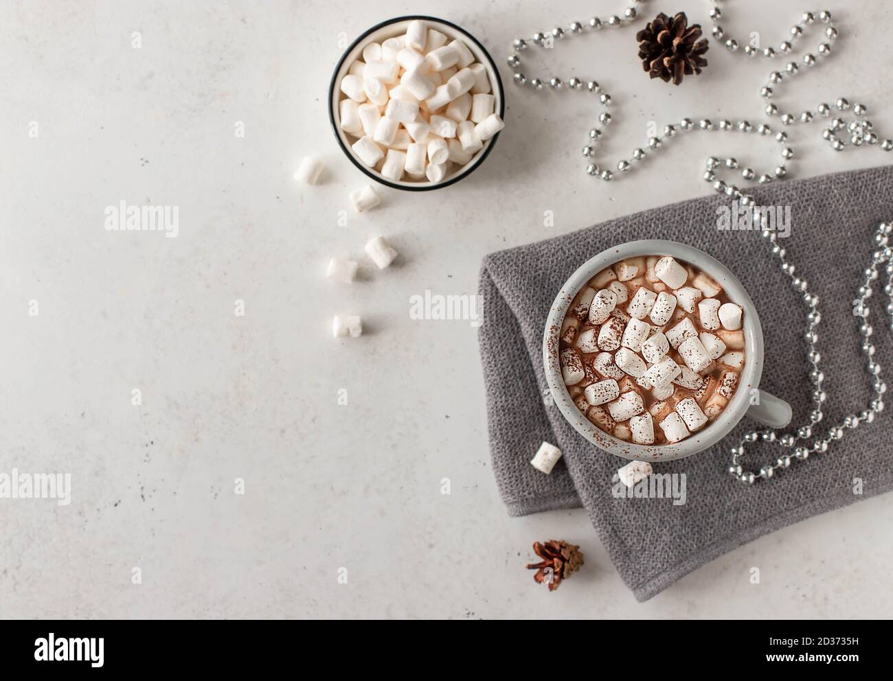 tasse heiße aromatische Kakao Getränk mit Marshmallows Stockfoto