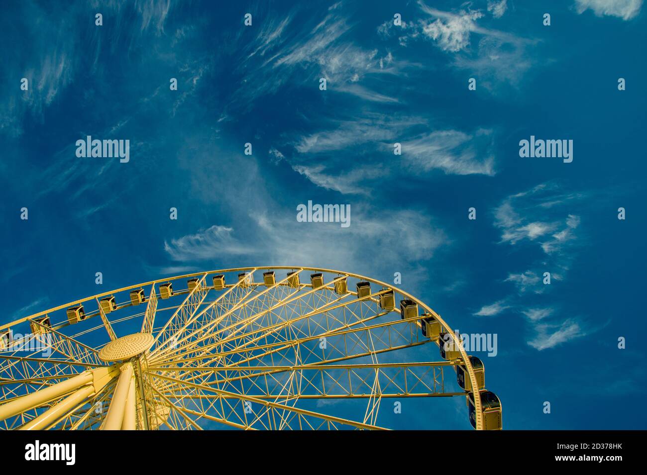 Das große Rad (Riesenrad) am Pier 57 von Seattle an der Seattle Waterfront, Washington State, USA. Stockfoto