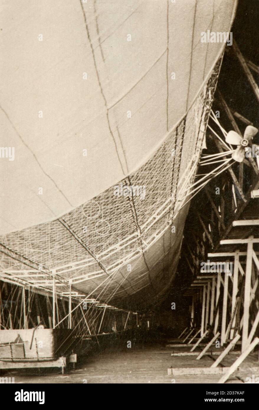 Das Luftschiff Zeppelin LZ1 im Bau (1899, Deutschland) Stockfoto