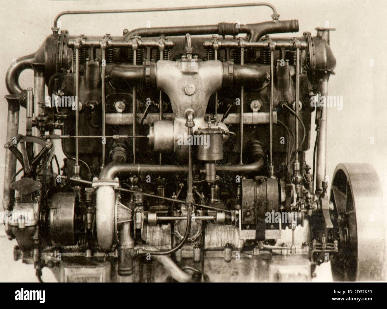 115 PS Daimler Luftschiffmotor von Zeppelin LZ 6, c1909-1910 Stockfoto