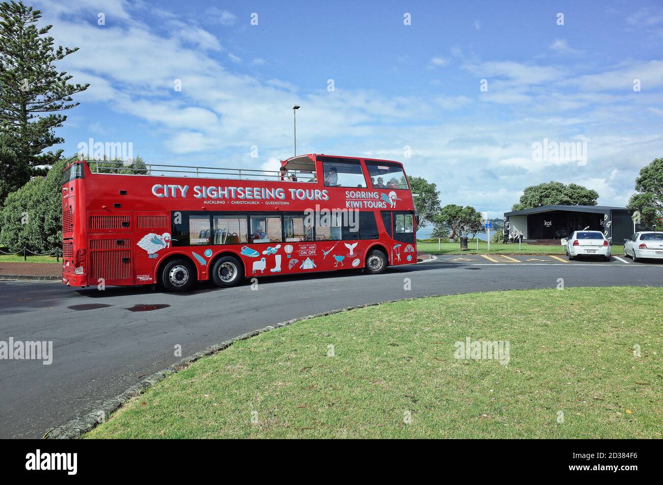 AUCKLAND, NEUSEELAND - 09. März 2019: Auckland / Neuseeland - 09 2019. März: City Sightseeing Tours Bus Stockfoto