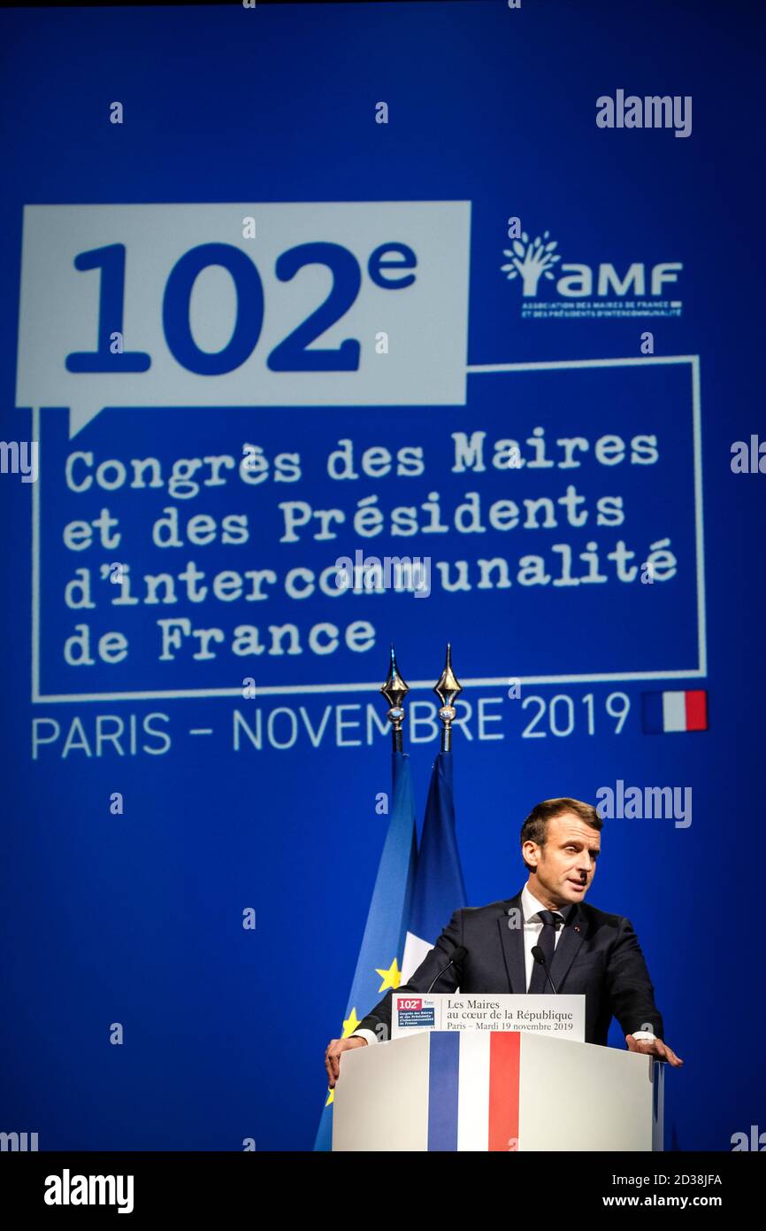 Emmanuel Macron, französischer Präsident, hält eine Rede während des 102. Kongresses der AMF, der Vereinigung der französischen Bürgermeister (Association des Maires de France). Stockfoto Emmanuel Macron, französischer Präsident, hält eine Rede während des 102. Kongresses der AMF, der Vereinigung der französischen Bürgermeister (Association des Maires de France). Stockfoto