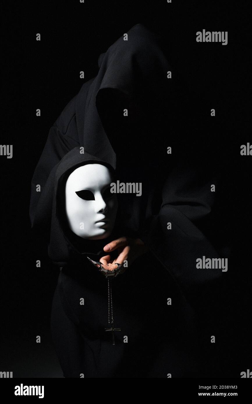 Mann maske schizophren Fotos und Bildmaterial in hoher Auflösung Alamy