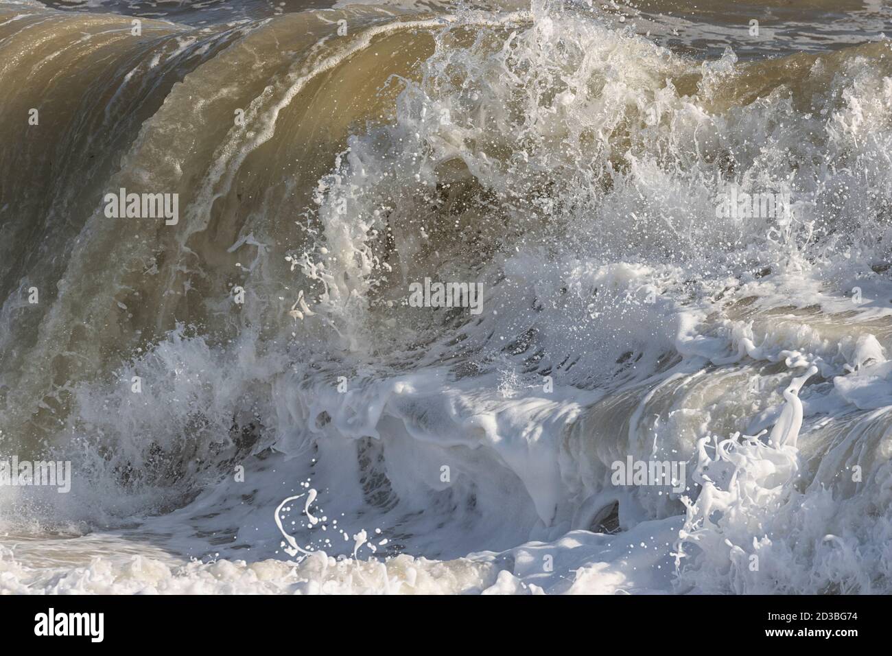 Wellen und Wasser, die North Norfolk Coast, Großbritannien Stockfoto