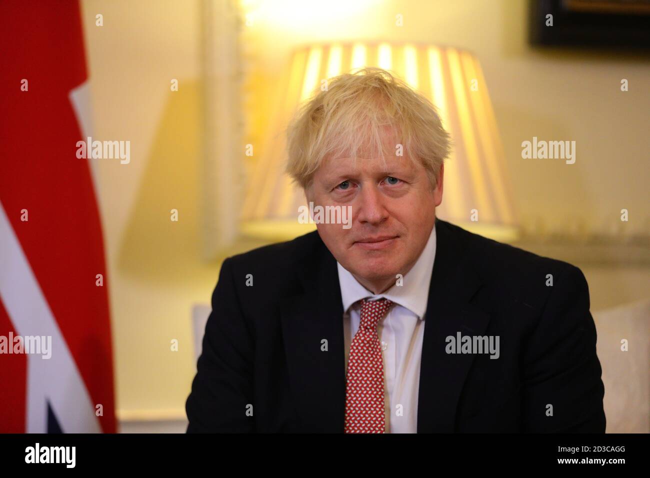 Premierminister Boris Johnson bei einem Treffen mit dem Präsidenten der Ukraine, Wolodymyr Zelenskyy, in der Downing Street, London, um angesichts des "destabilisierenden Verhaltens" Russlands gegenüber dem Land eine strategische Partnerschaft mit dem Präsidenten zu unterzeichnen. Stockfoto