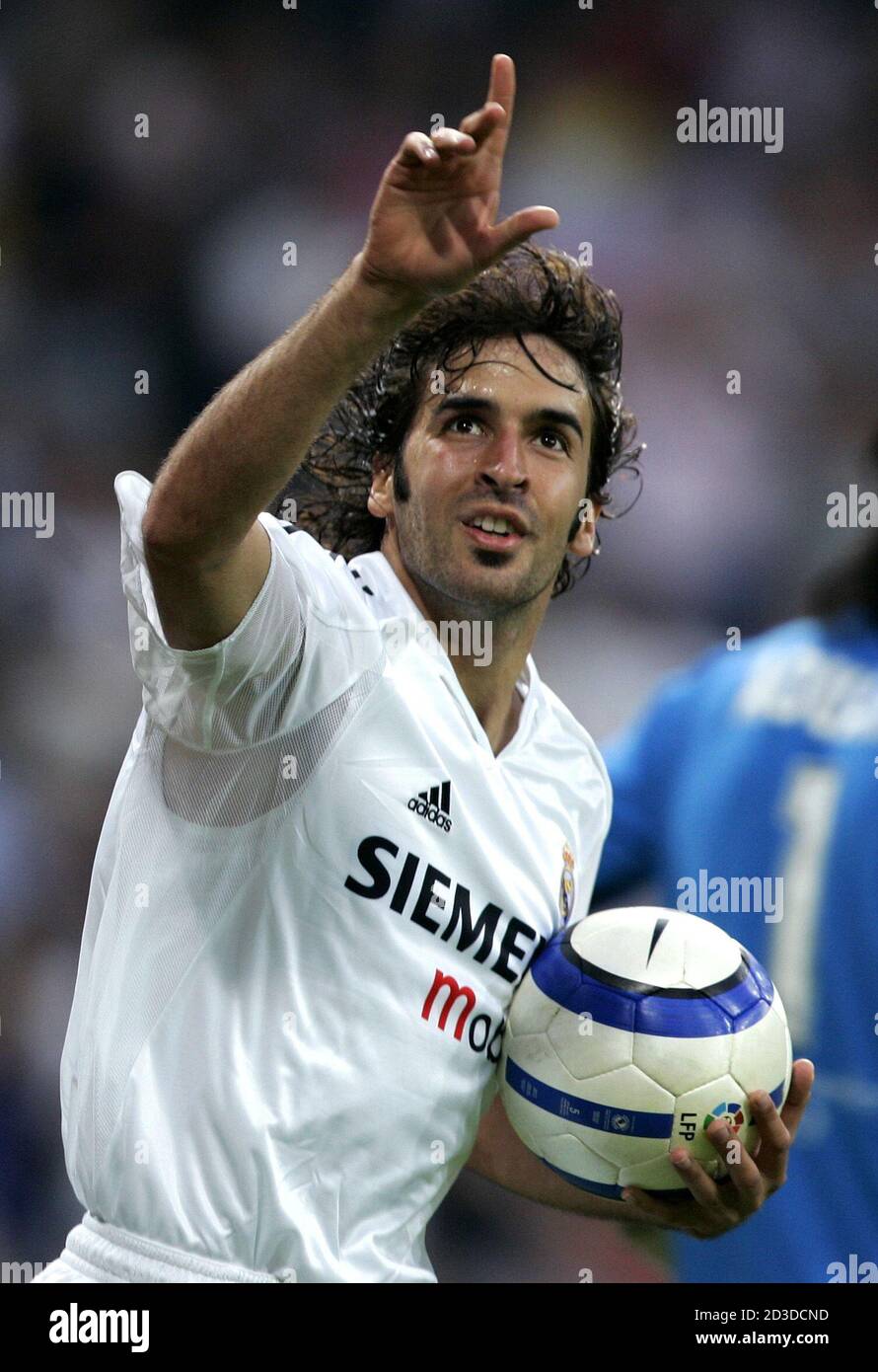 Real Madrid Raul Gonzalez feiert sein erste Tor in der spanischen