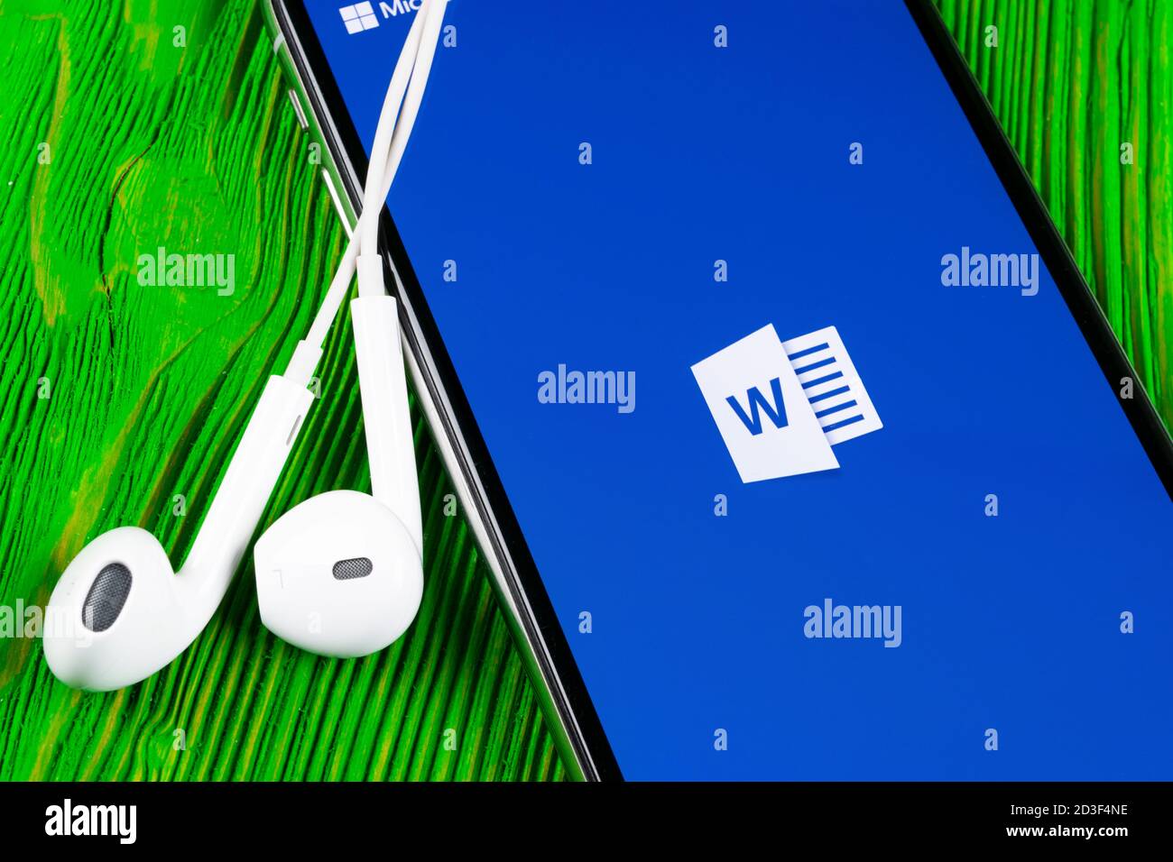 Helsinki, Finnland, 4. Mai 2019: Microsoft Word Symbol auf Apple iPhone X-close-up. Microsoft Office Word Symbol. Microsoft Office auf mob Stockfoto