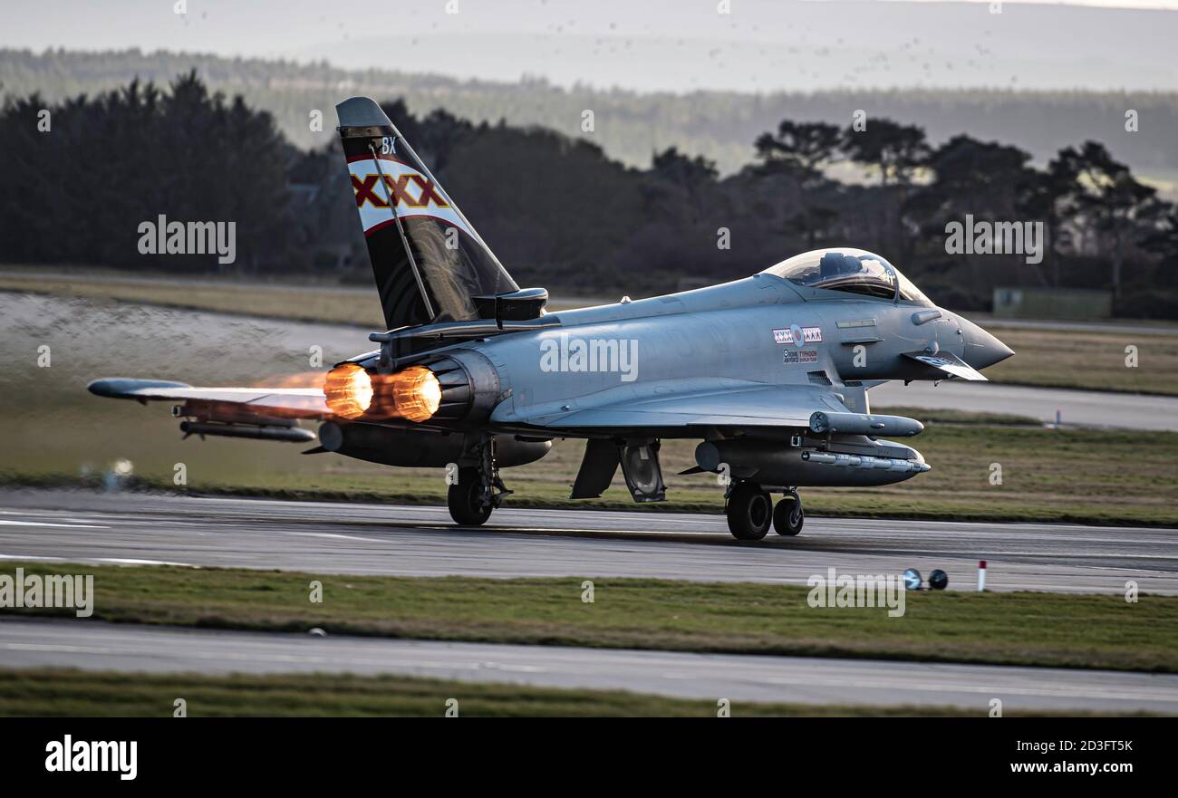 Eurofighter Typhoon FGR4 auf einem QRA Aufruf RAF Lossiemouth in Moray, Schottland. Stockfoto