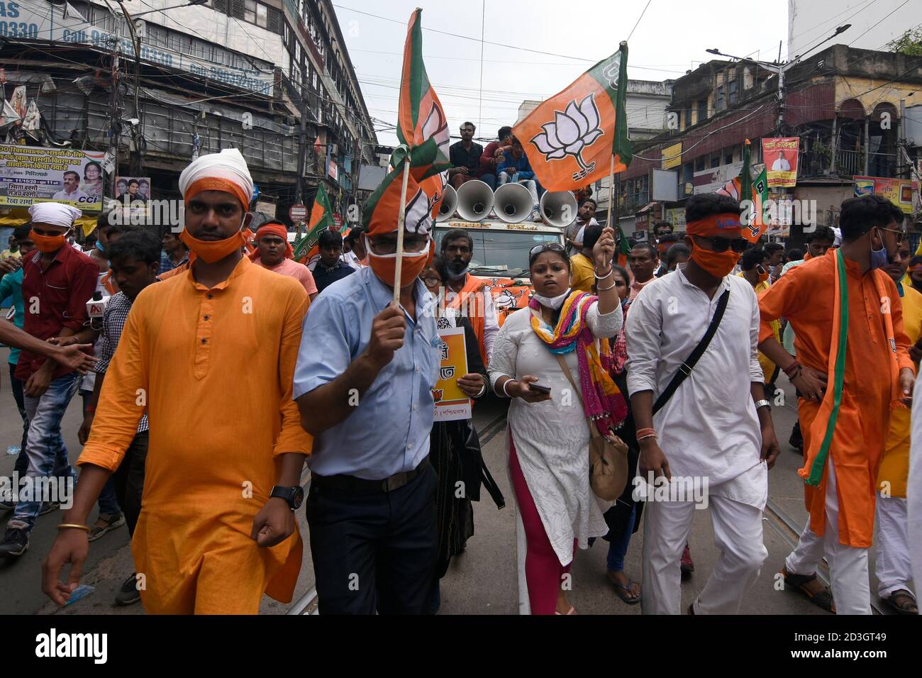 Kalkutta, Indien. Okt. 2020. BJP-Anhänger marschieren für Nabanna während der Kundgebung von Nabanna Abhijan in Kalkata. (Foto von Suraranjan Nandi/Pacific Press) Quelle: Pacific Press Media Production Corp./Alamy Live News Stockfoto