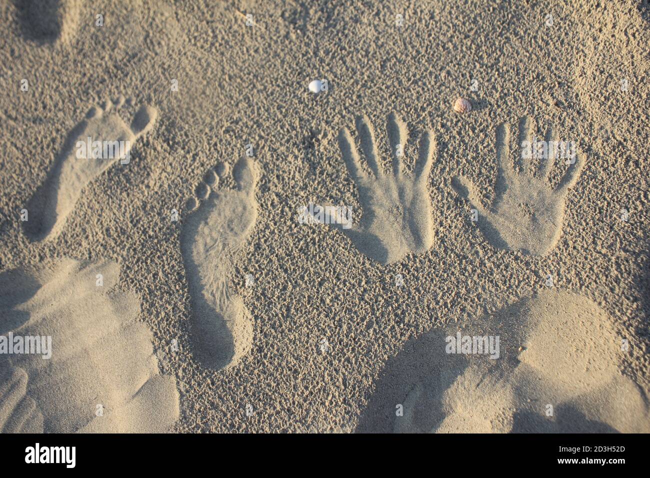 Fußspuren im Sand von Simos Bech auf der Insel Elafonisos In Griechenland Stockfoto