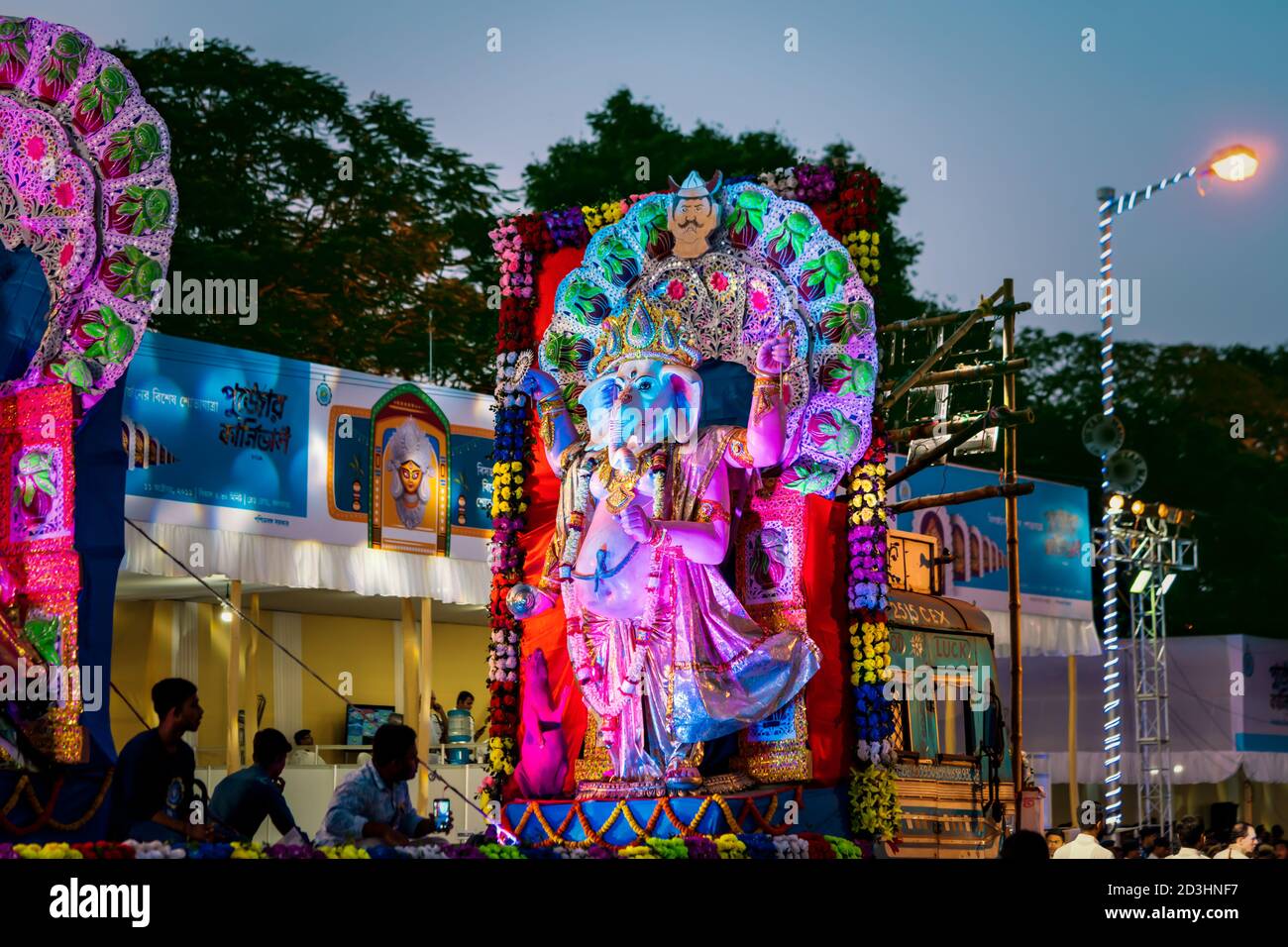 Kolkata, Westbengalen, Indien, Oktober 2019 : Ganesh chaturthi Hintergrund. Indischer hinduistischer gott der Weisheit, des Wohlstands, genannt Ganesha oder Ganapati, Puja Cele Stockfoto