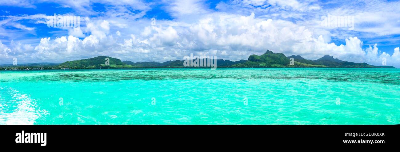 Atemberaubende tropische Landschaft. Berühmte Blue Bay mit transparentem türkisfarbenem Meer, beliebter Tauchplatz auf der Insel Mauritius Stockfoto