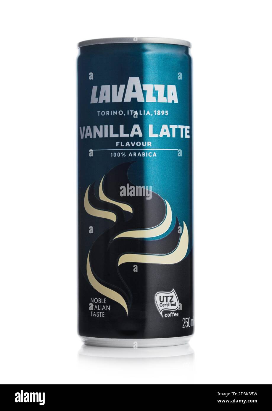 LONDON, Großbritannien - 09. SEPTEMBER 2020: Aluminiumdose von Lavazza Vanille Latte kalten Kaffee auf weißem Hintergrund. Stockfoto