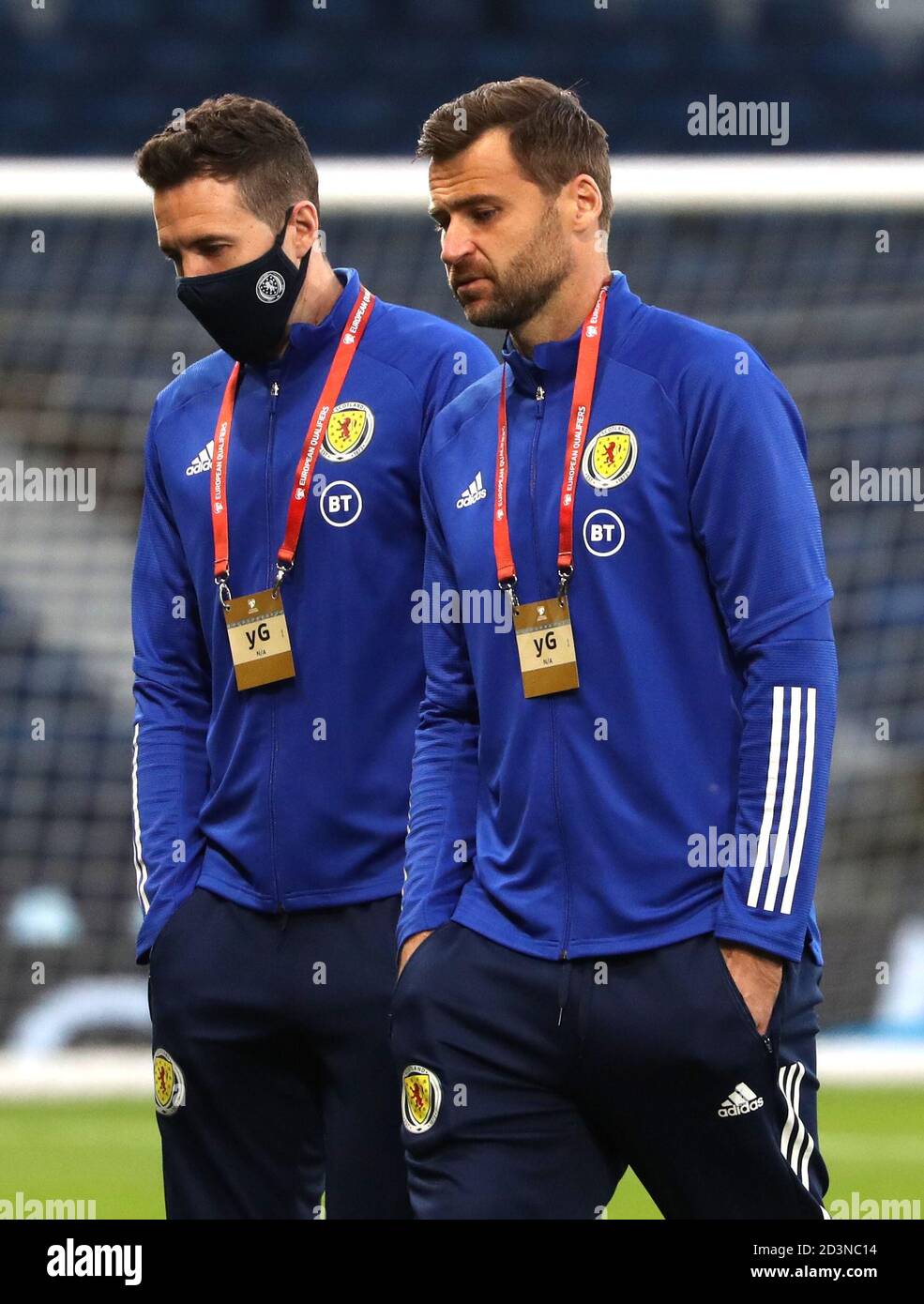 Die schottischen Torhüter Jonathan McLaughlin und David Marshall vor dem UEFA Euro 2020 Play-Off Halbfinale im Hampden Park, Glasgow. Stockfoto