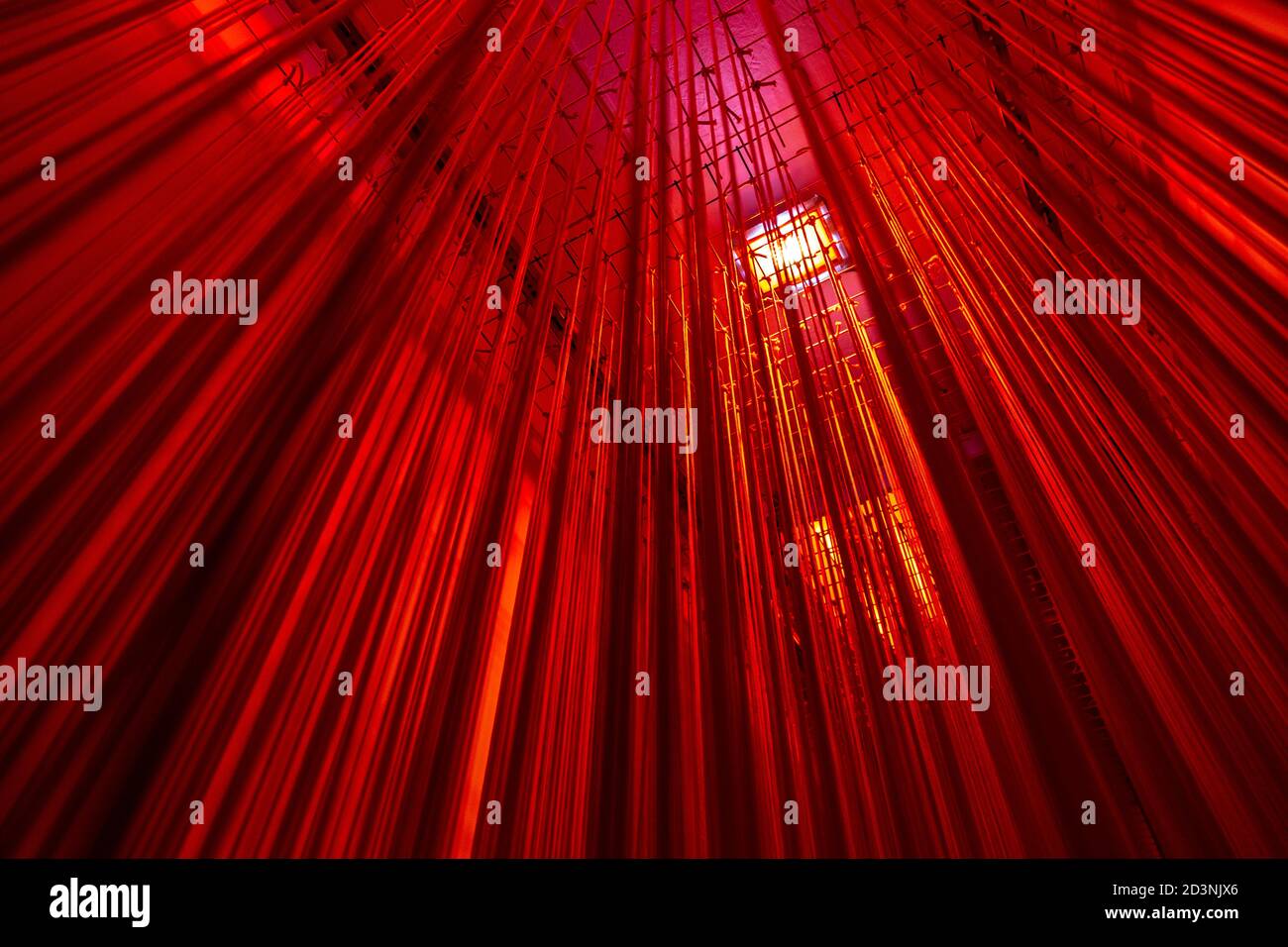 Red wire experiance at Cosmos Muzeum - immersive Museum of Illusions, Warschau, Polen Stockfoto