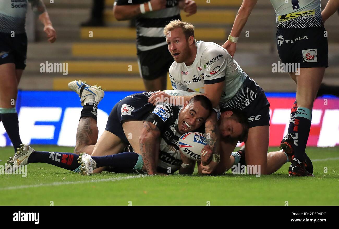 Mahe Fonua von Hull FC erzielt den ersten Versuch seiner Seite beim Spiel der Betfred Super League im Emerald Headingley Stadium, Leeds. Stockfoto