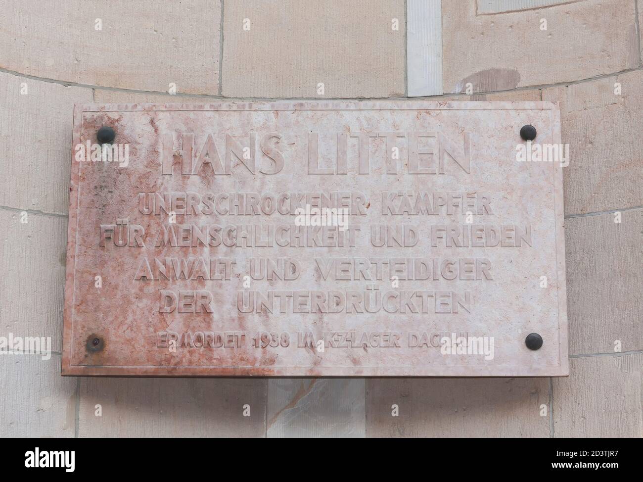 Gedenktafel Hans Litten am Landgericht Berlin, Rechtsanwalt und Strafverteidiger 1938 im KZ Dachau ermordet Stockfoto