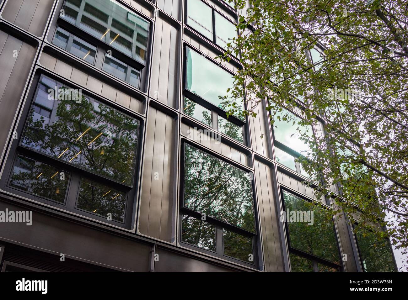 Zeitgenössische Architektur in Museum Street, Bloomsbury, London, Großbritannien Stockfoto
