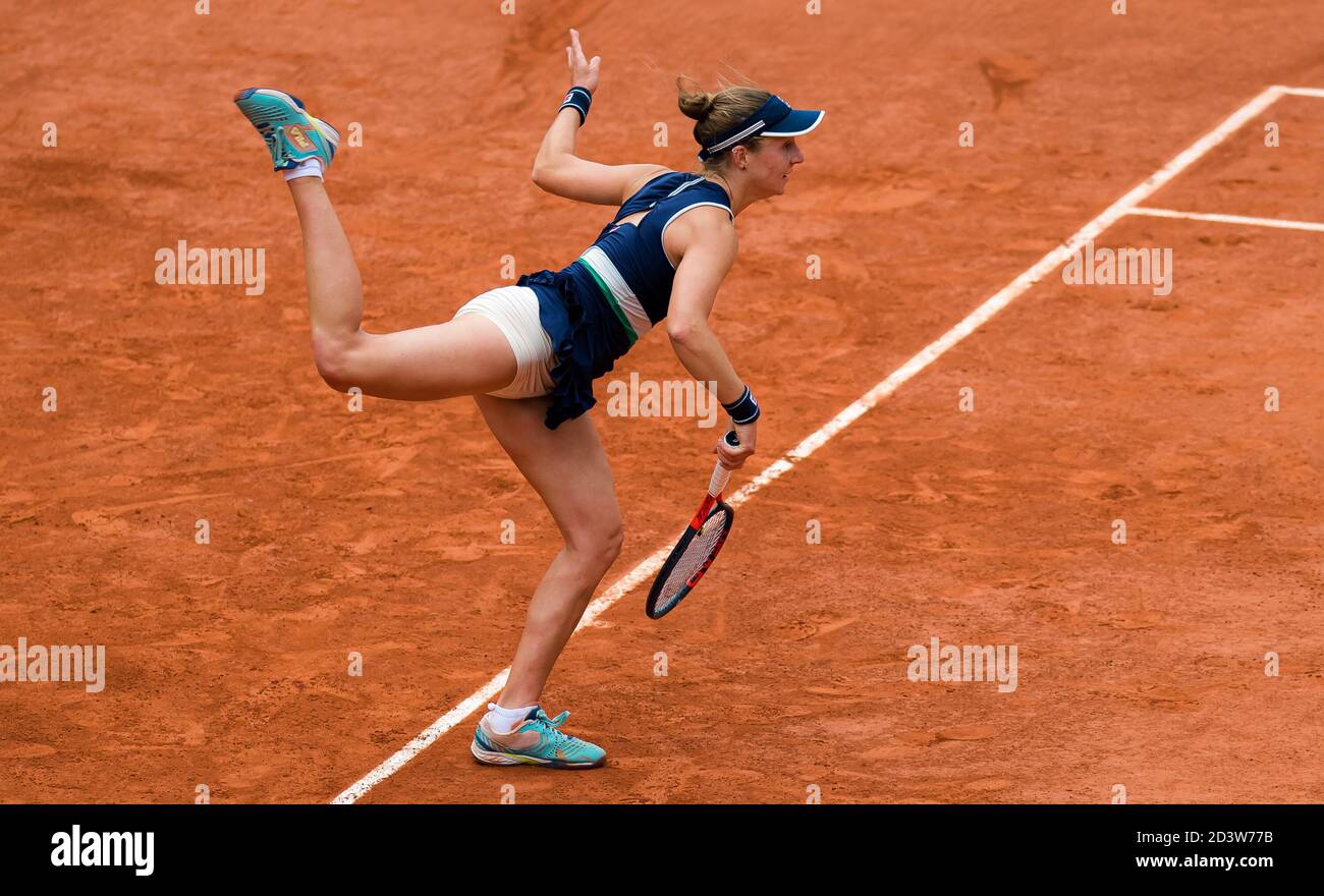 Paris, Frankreich, Italien. Okt. 2020. Nadia Podoroska aus Argentinien im Einsatz gegen IGA Swiatek aus Polen während des Halbfinales des Roland Garros 2020, Grand Slam Tennisturniers, am 8. Oktober 2020 im Roland Garros Stadion in Paris, Frankreich - Foto Rob Prange/Spanien DPPI/DPPI Kredit: LM/DPPI/Rob Prange/Alamy Live News Stockfoto