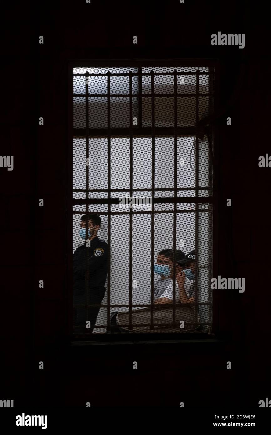 Die Menschen nehmen an einer Anhörung vor dem Jerusalemer Gericht in der Teil Russisches Gelände West Jerusalem Israel Stockfoto