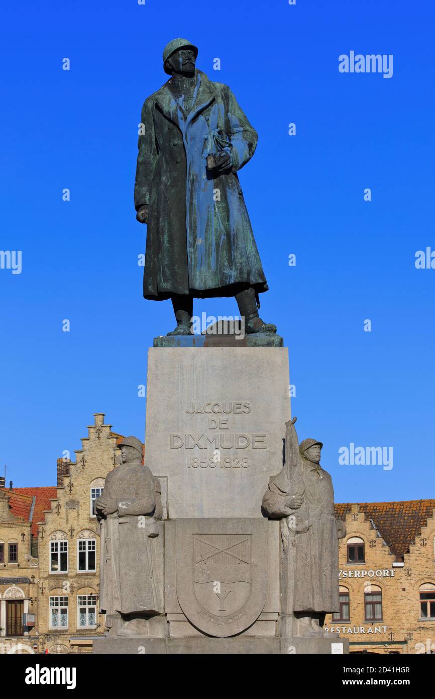 Denkmal für Generalleutnant Baron Jules Marie Alphonse Jacques de Dixmude (1858-1928) in Diksmuide, Belgien Stockfoto