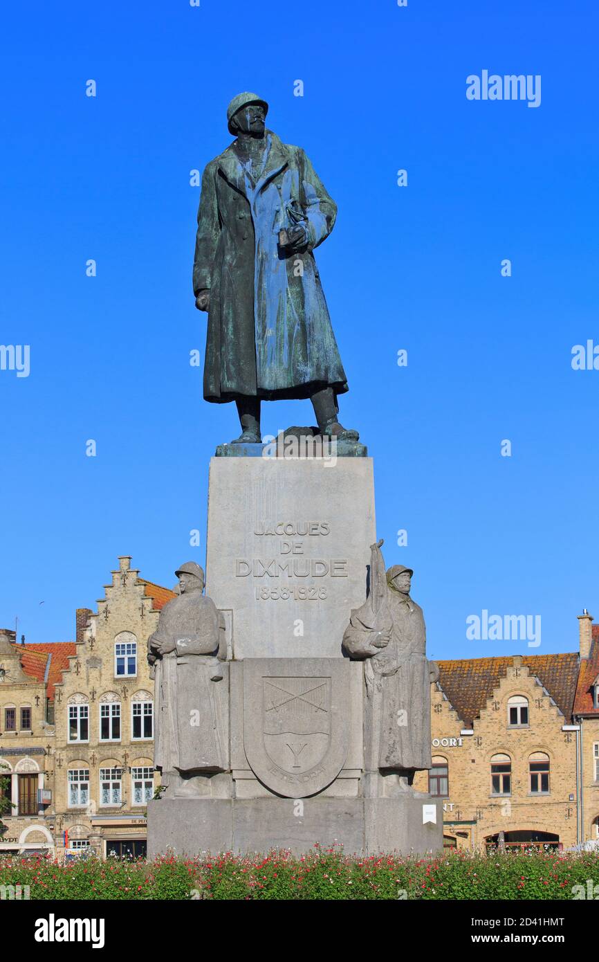 Denkmal für Generalleutnant Baron Jules Marie Alphonse Jacques de Dixmude (1858-1928) in Diksmuide, Belgien Stockfoto