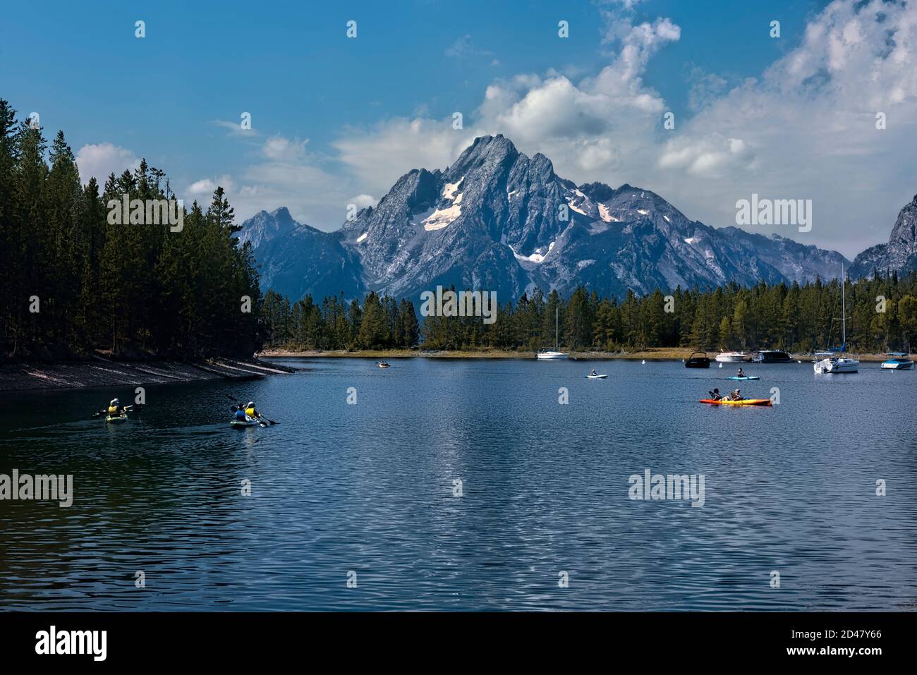 Kajakfahren in Coulter Bay und Jackson Lake, Grand Teton National Park, Wyoming, USA Stockfoto