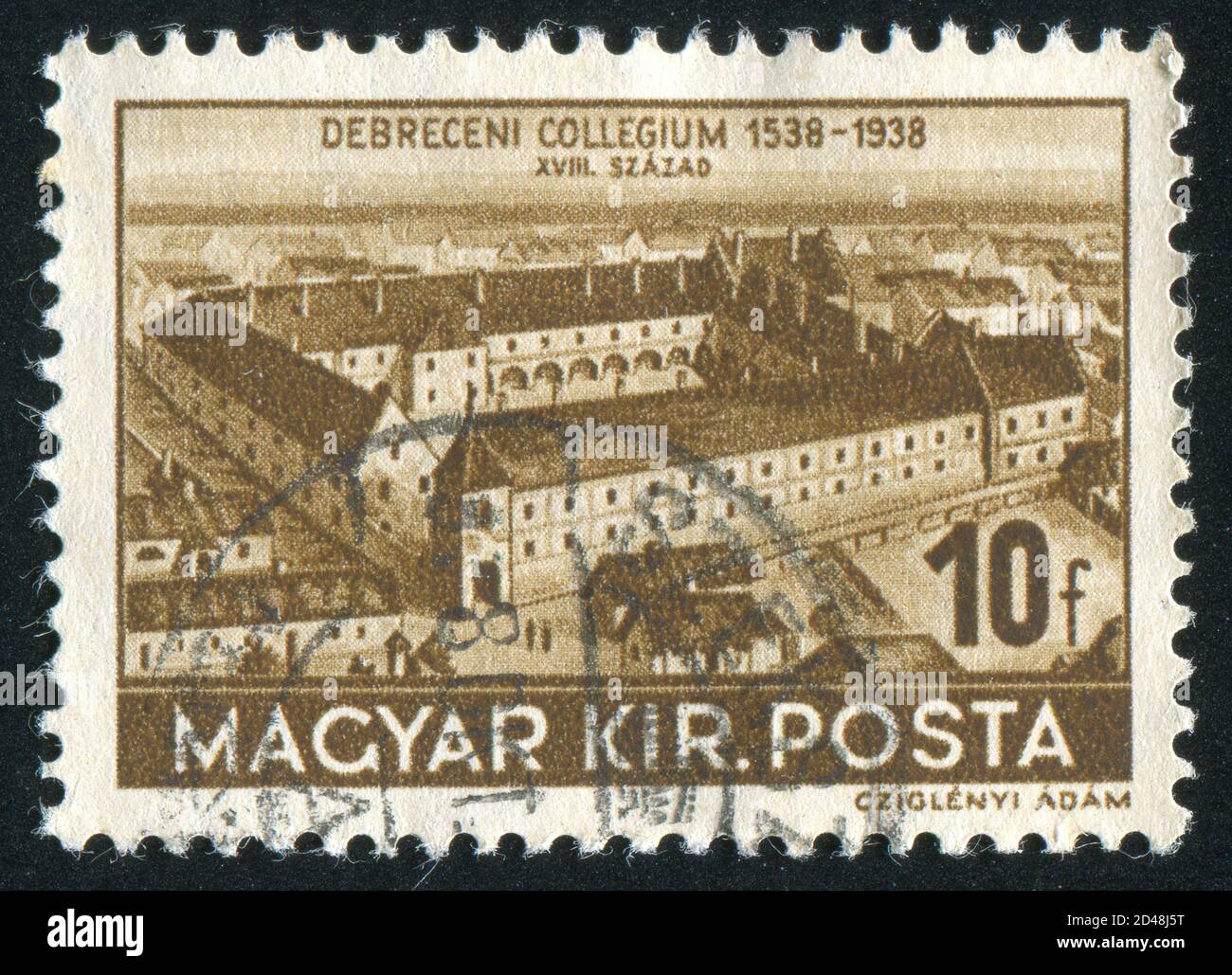 HUNGURY - UM 1938: Briefmarke gedruckt von Hungury, zeigt College of Debrecen, um 1938 Stockfoto