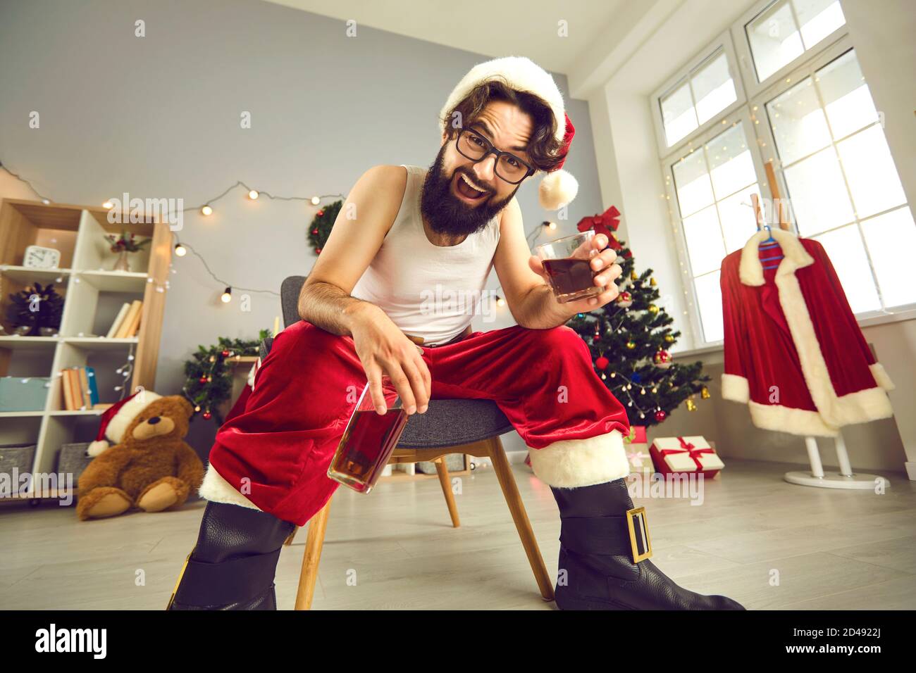 Drunk Santa Hat Stockfotos Und Bilder Kaufen Seite 3 Alamy