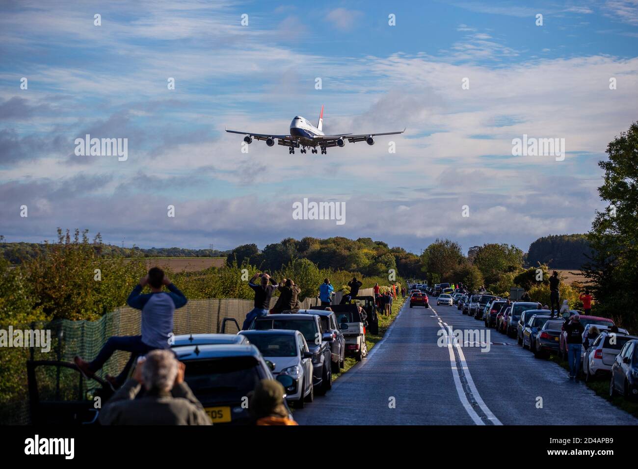 British Airways hat seine gesamte Flotte von 747 zurückgetreten. Der Jumbo-Jet wird für Ersatzteile am Cotswold Airport in Gloucestershire demontiert. Stockfoto