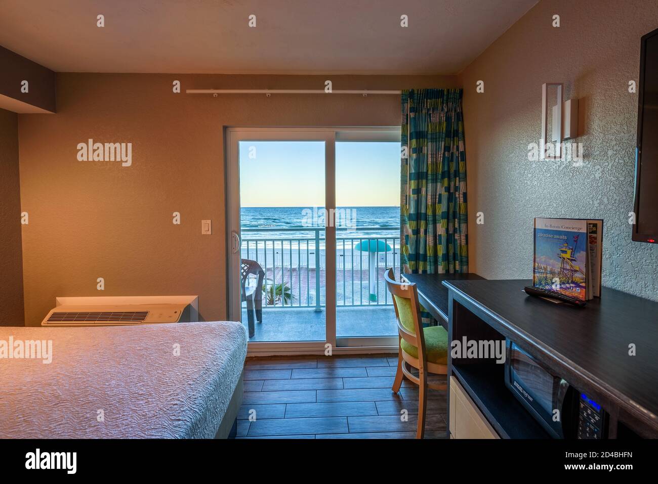 Zimmereinrichtung im Boardwalk Inn and Suites Hotel in Florida Stockfoto