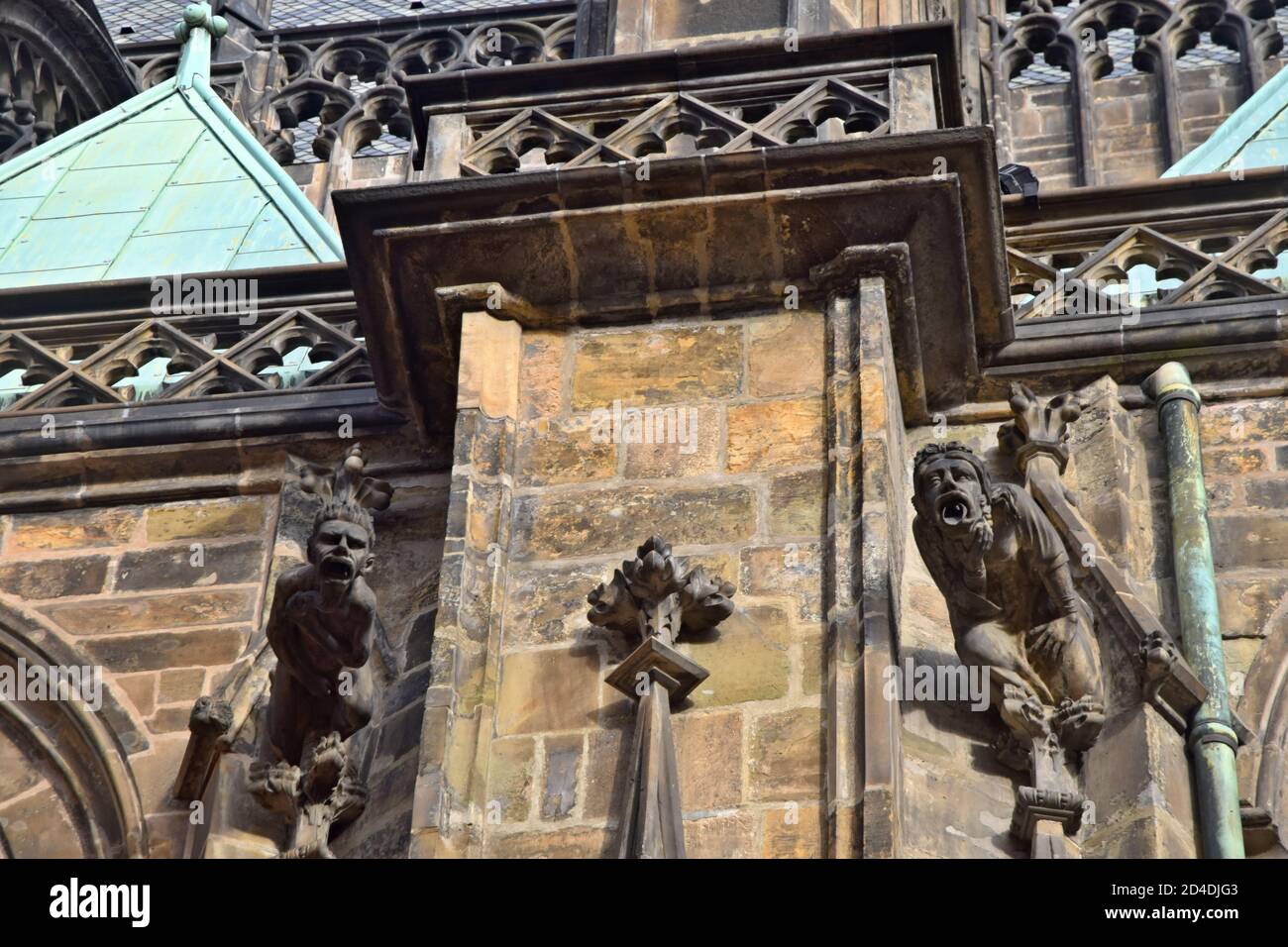 In der Kathedrale St. Veits, die sich auf der Prager Burg in Tschechien befindet, befinden sich die Gräber vieler böhmischer Könige und der Heiligen Römischen Kaiser. Stockfoto