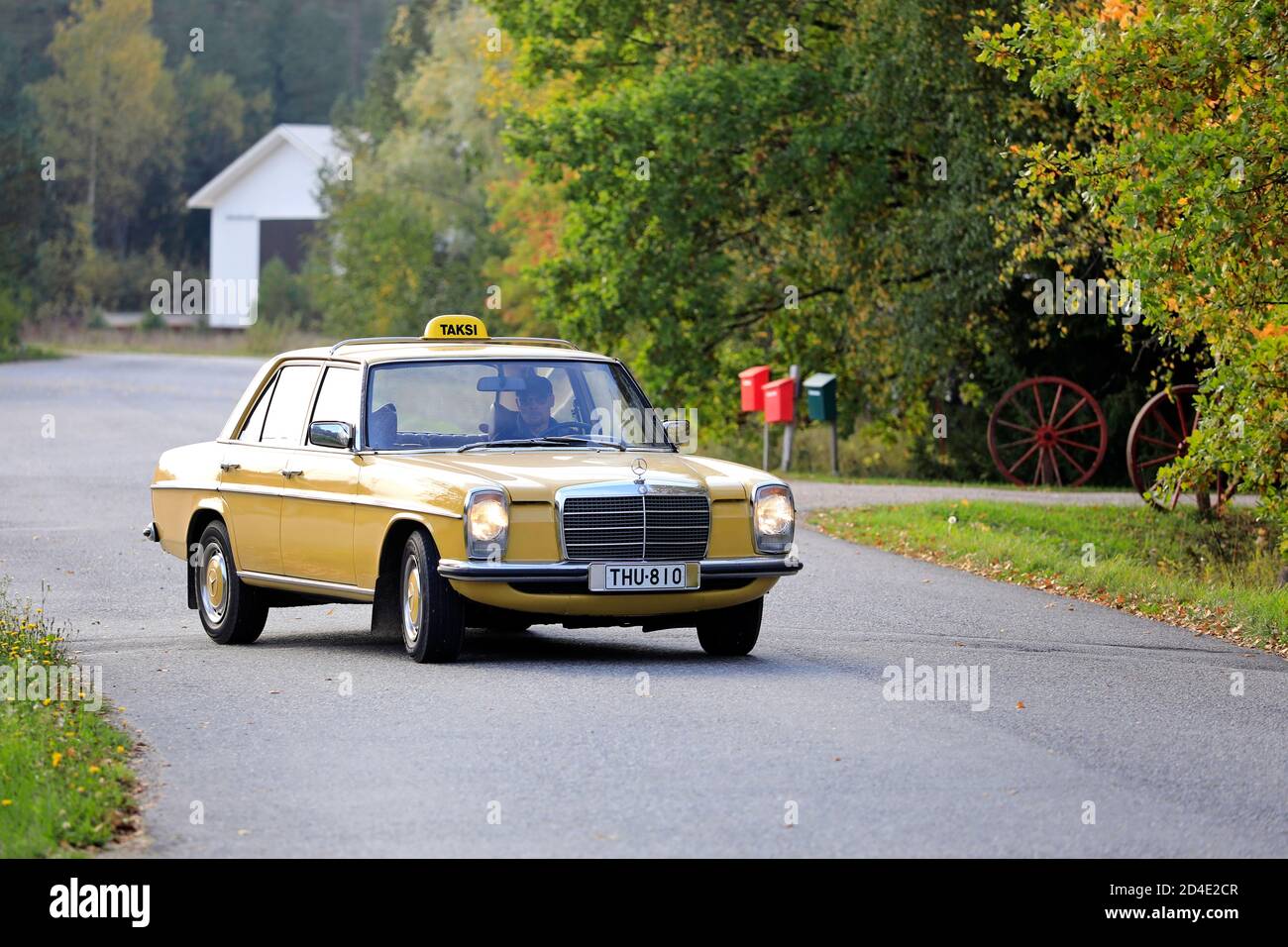 Mercedes Strasse Stockfotos Und Bilder Kaufen Alamy